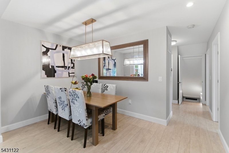 33 Weston Rd