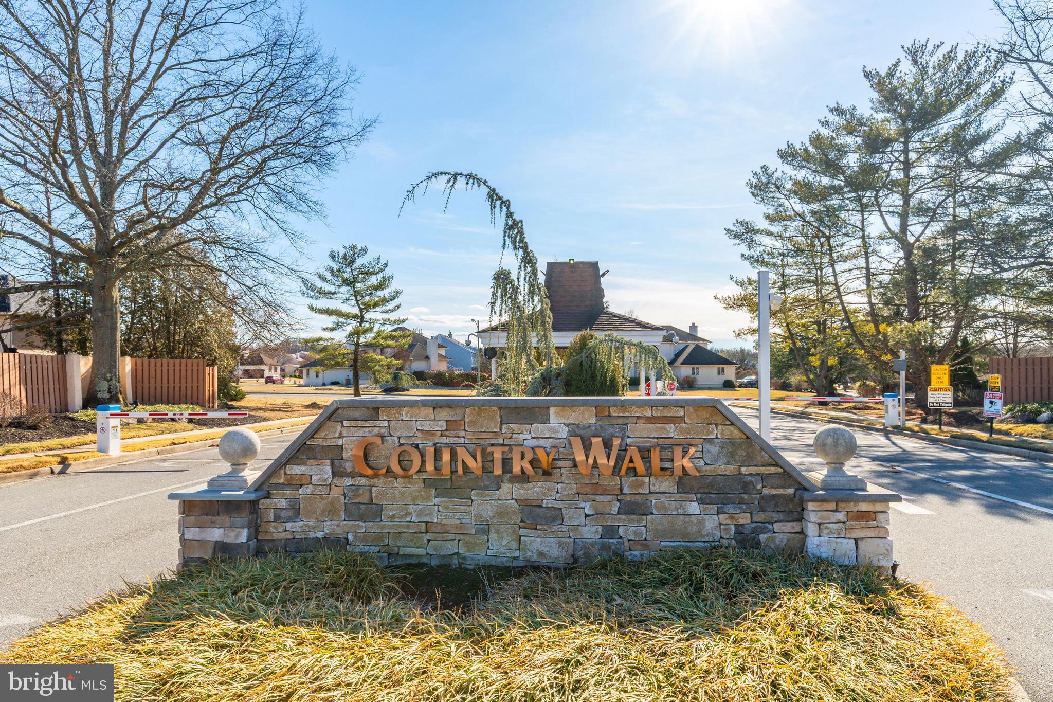 12 Country Walk