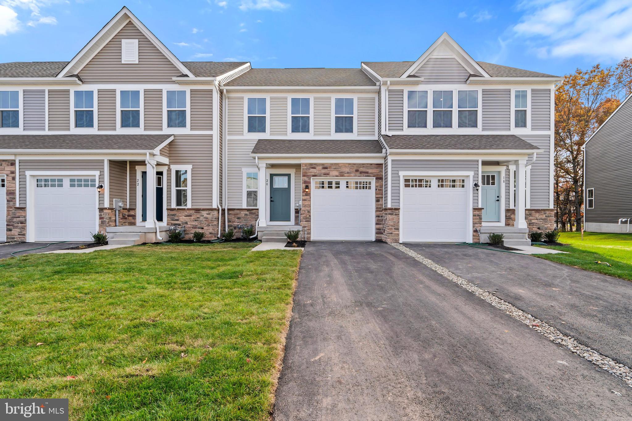 20 Pratt Lane
