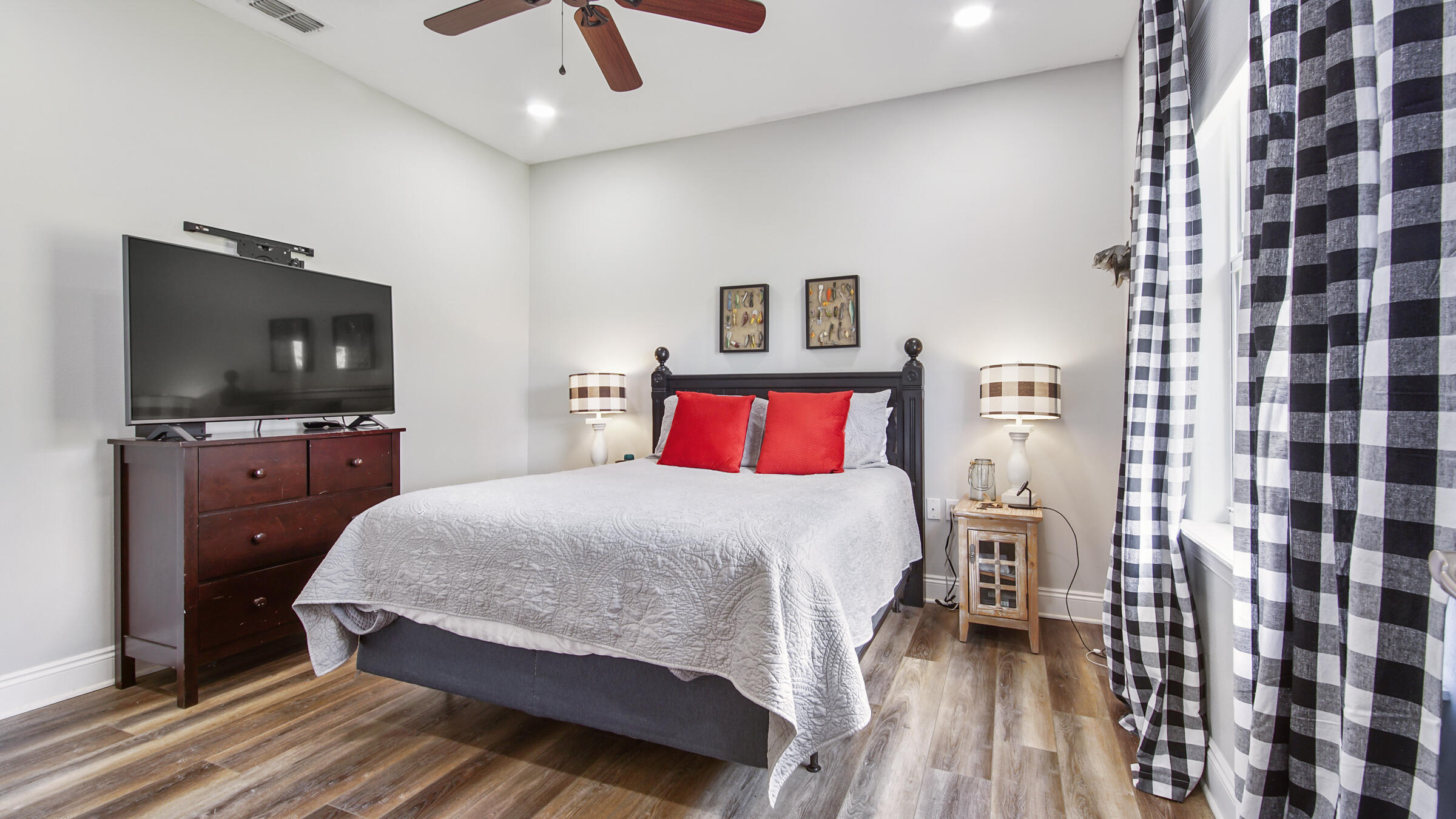 492 E Club House Drive