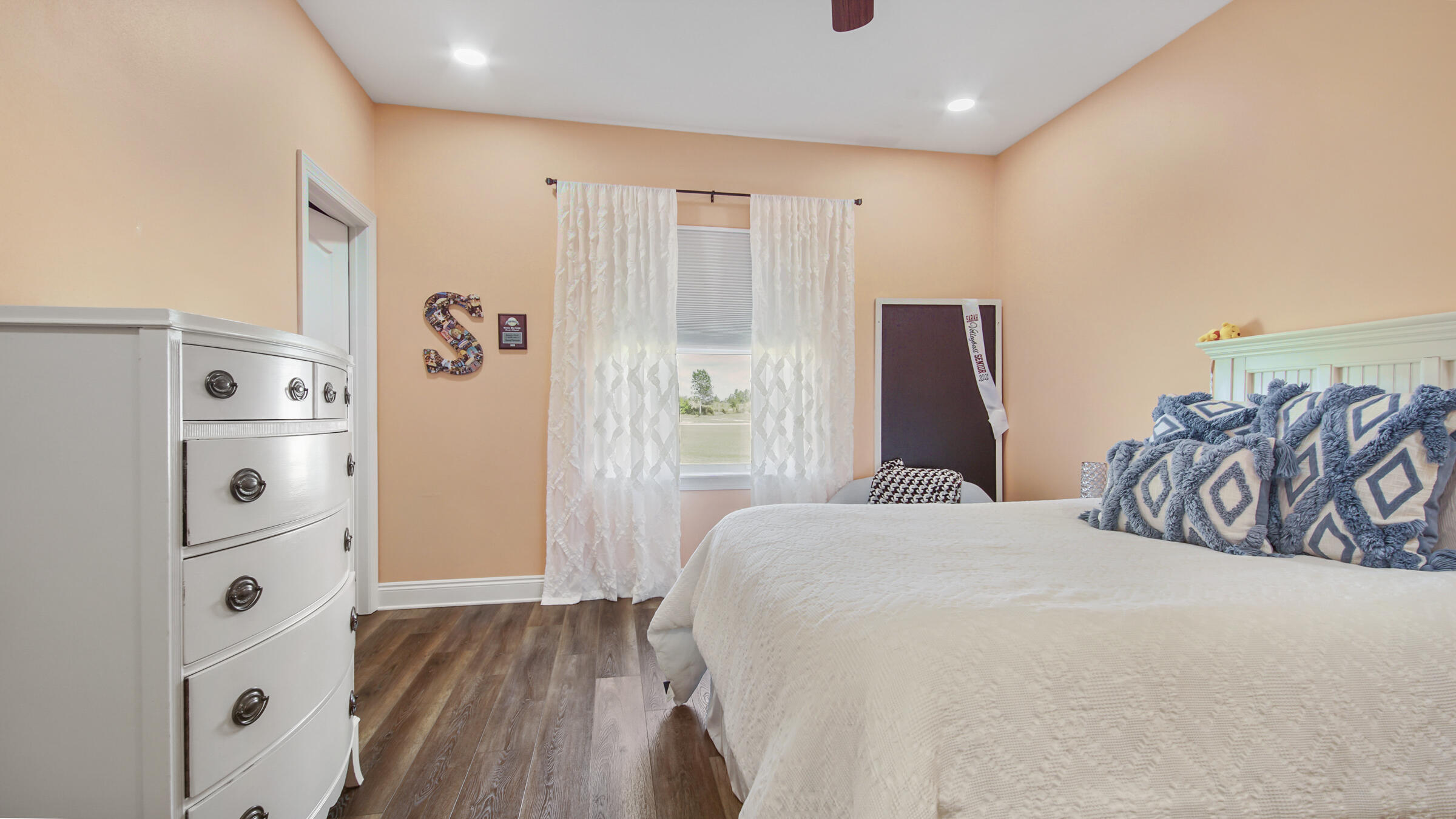 492 E Club House Drive