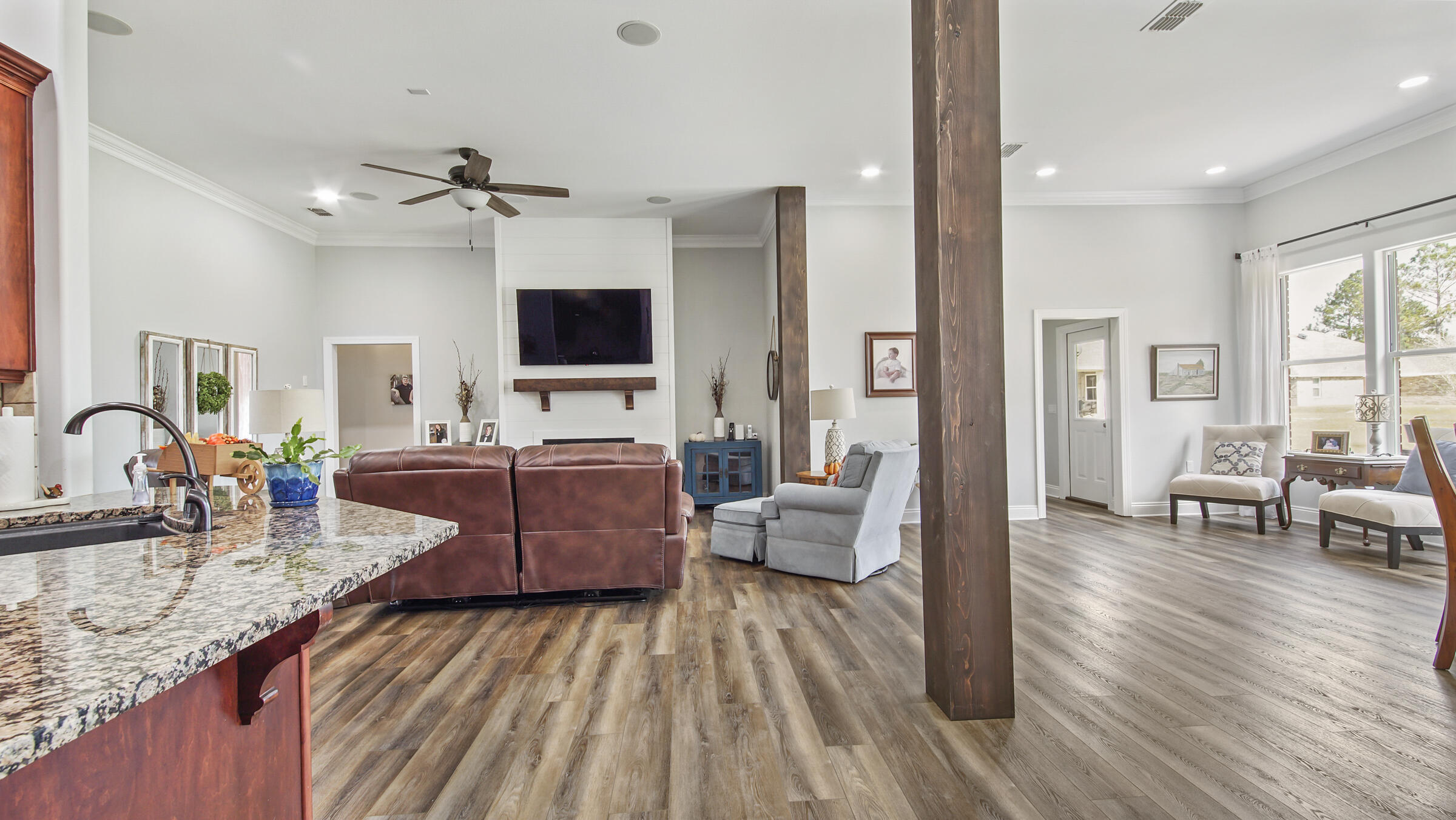 492 E Club House Drive