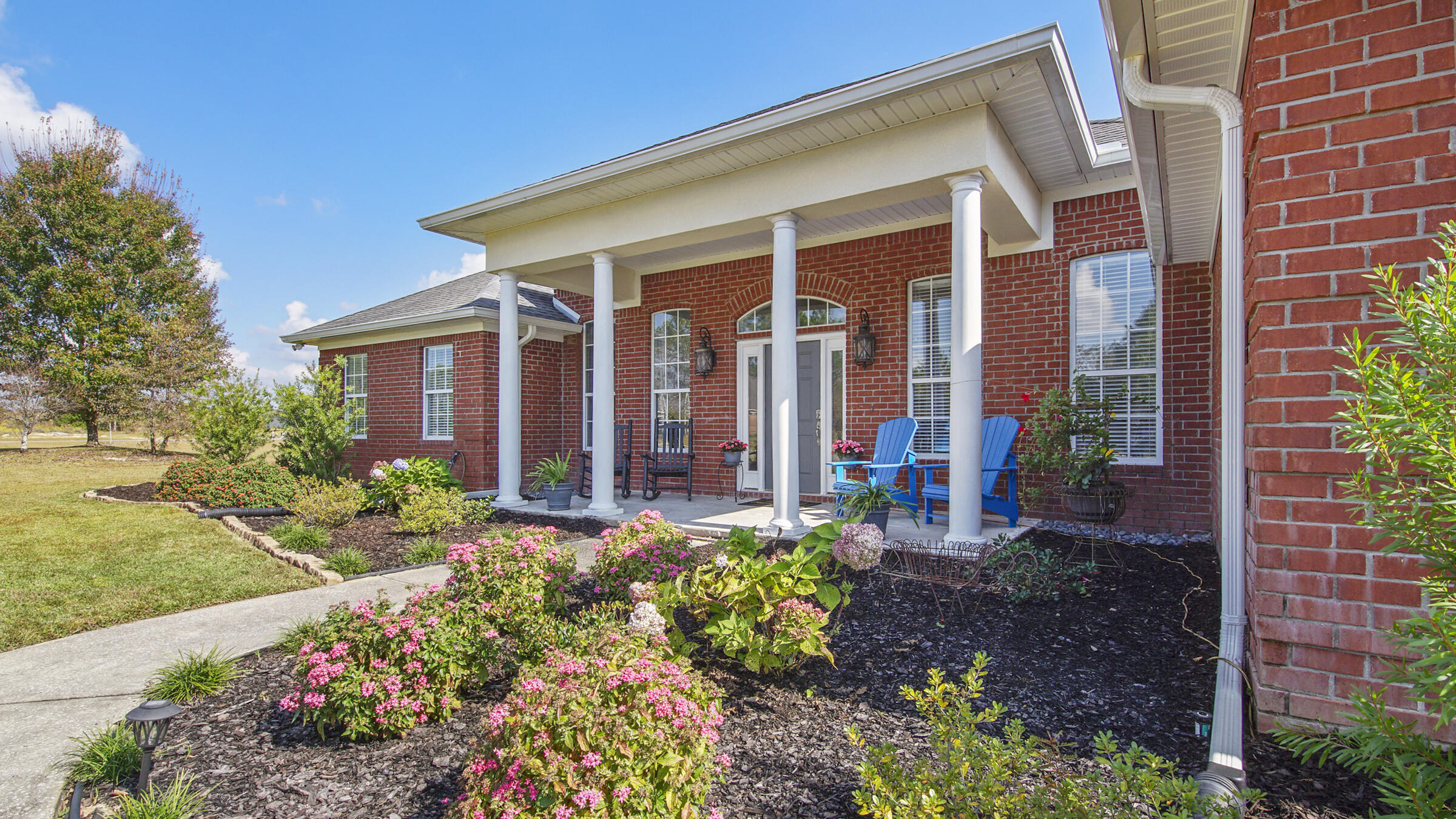 492 E Club House Drive