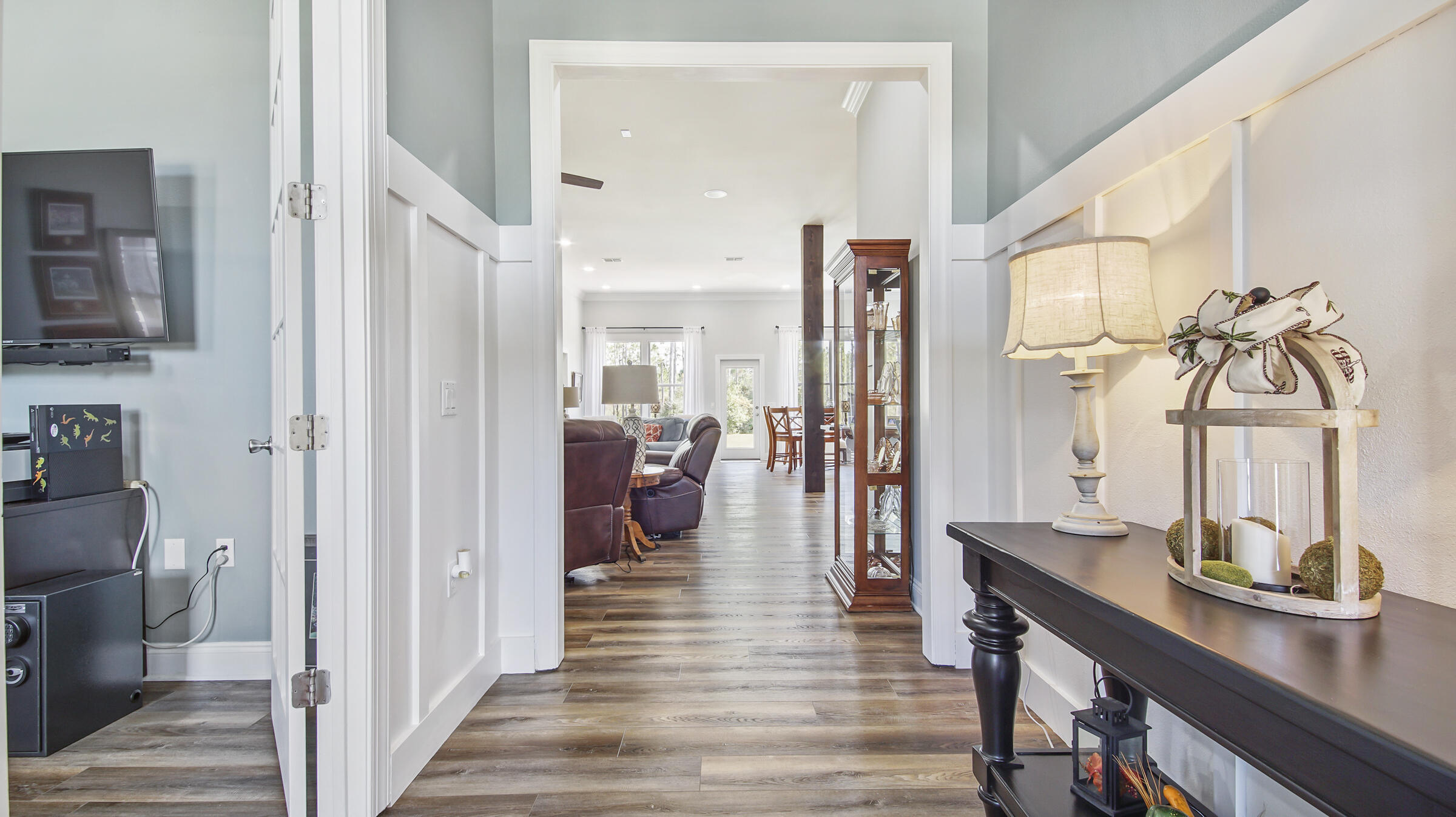 492 E Club House Drive
