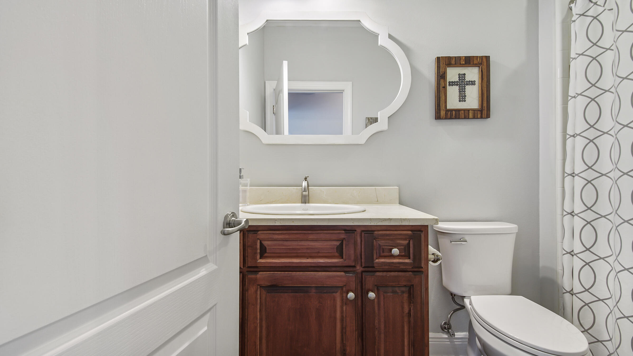492 E Club House Drive
