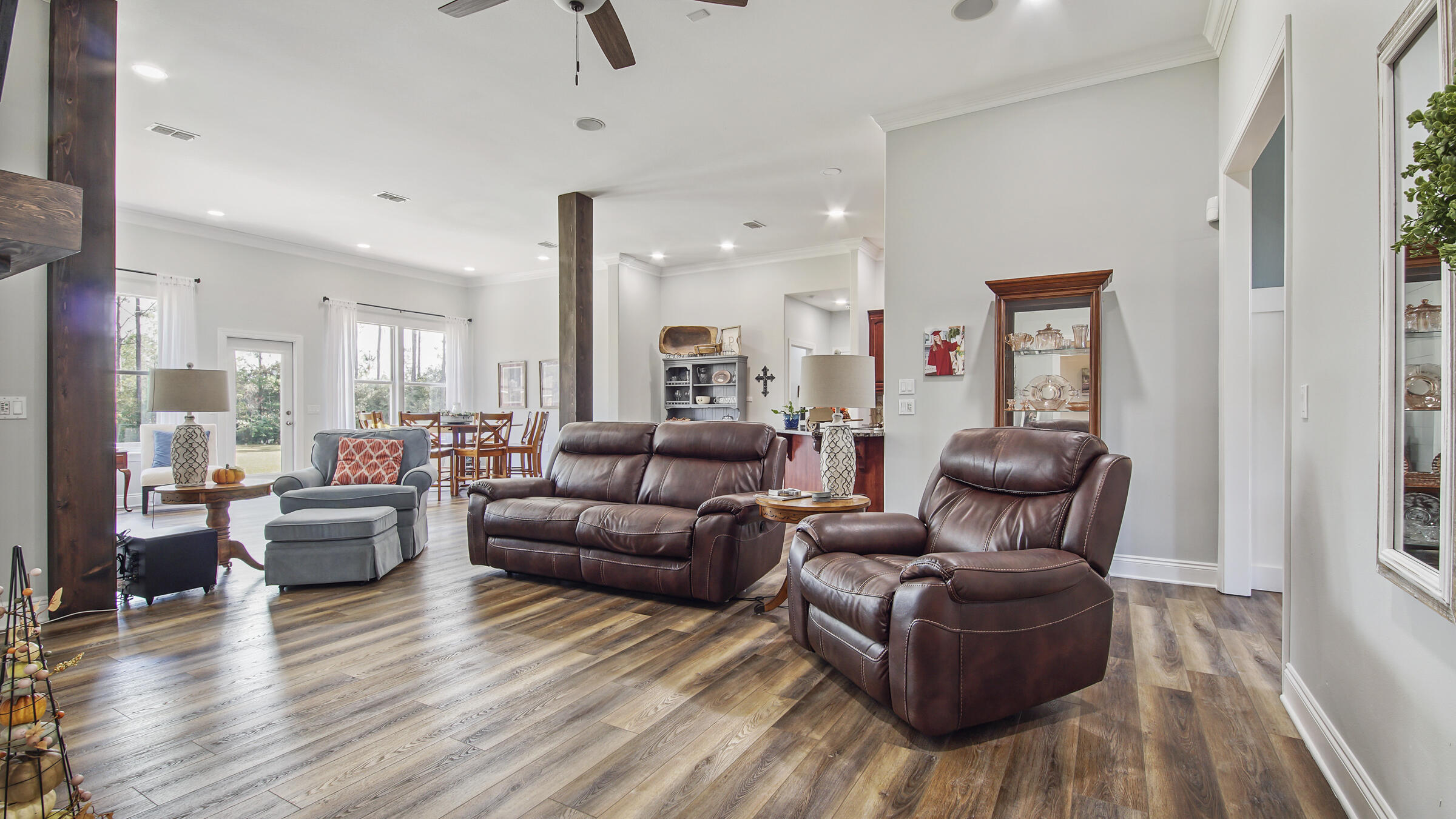 492 E Club House Drive