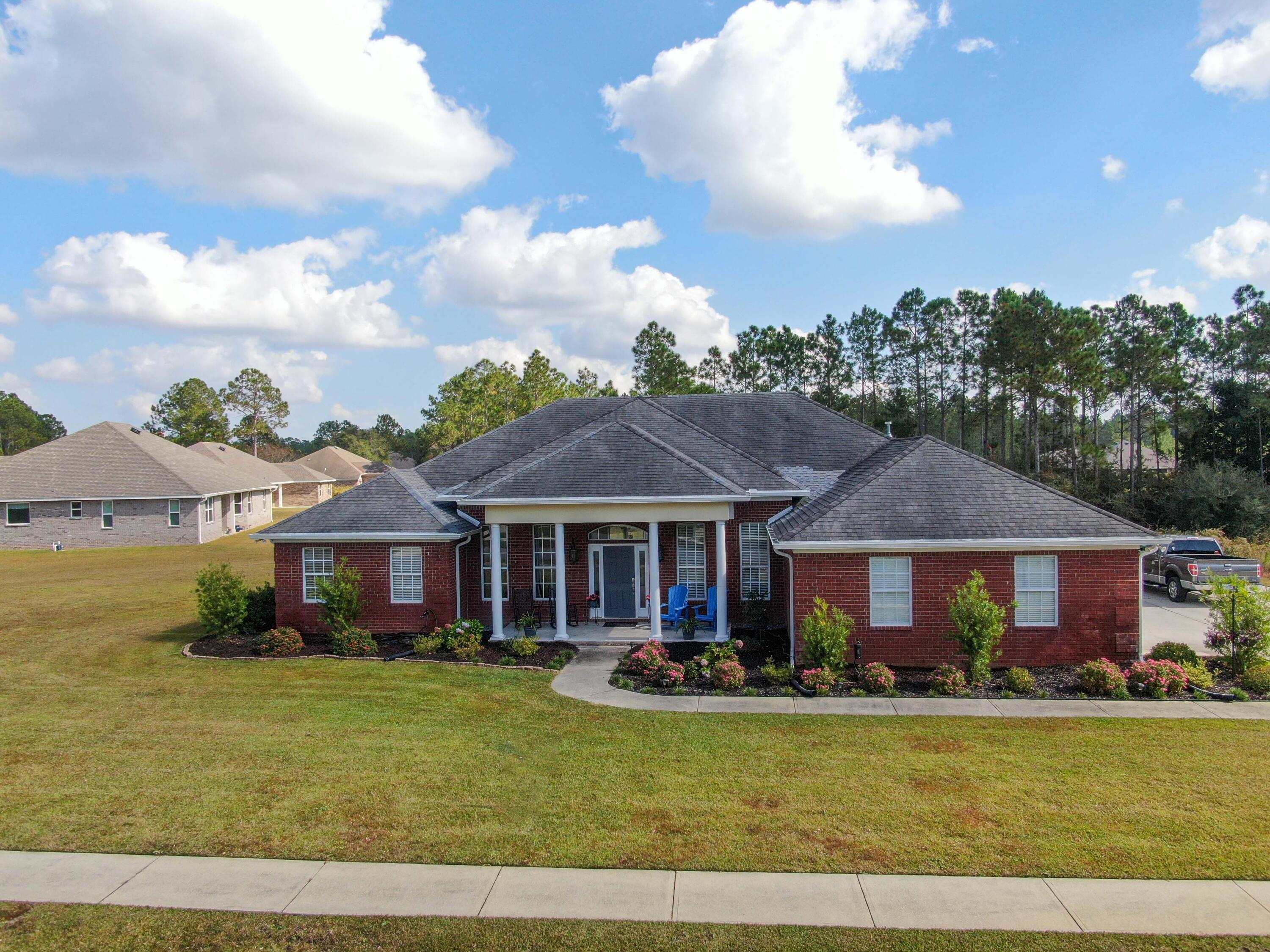 492 E Club House Drive