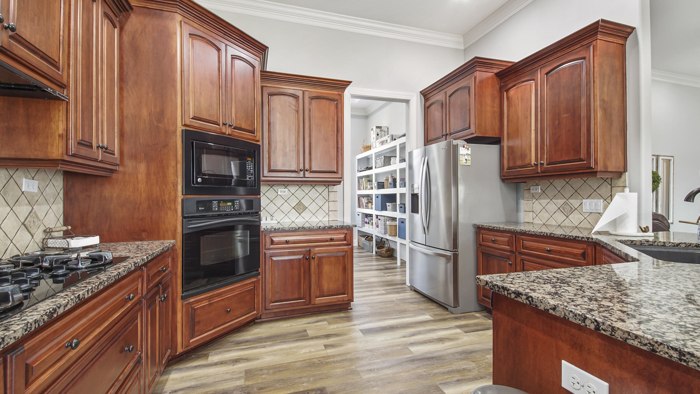 492 E Club House Drive