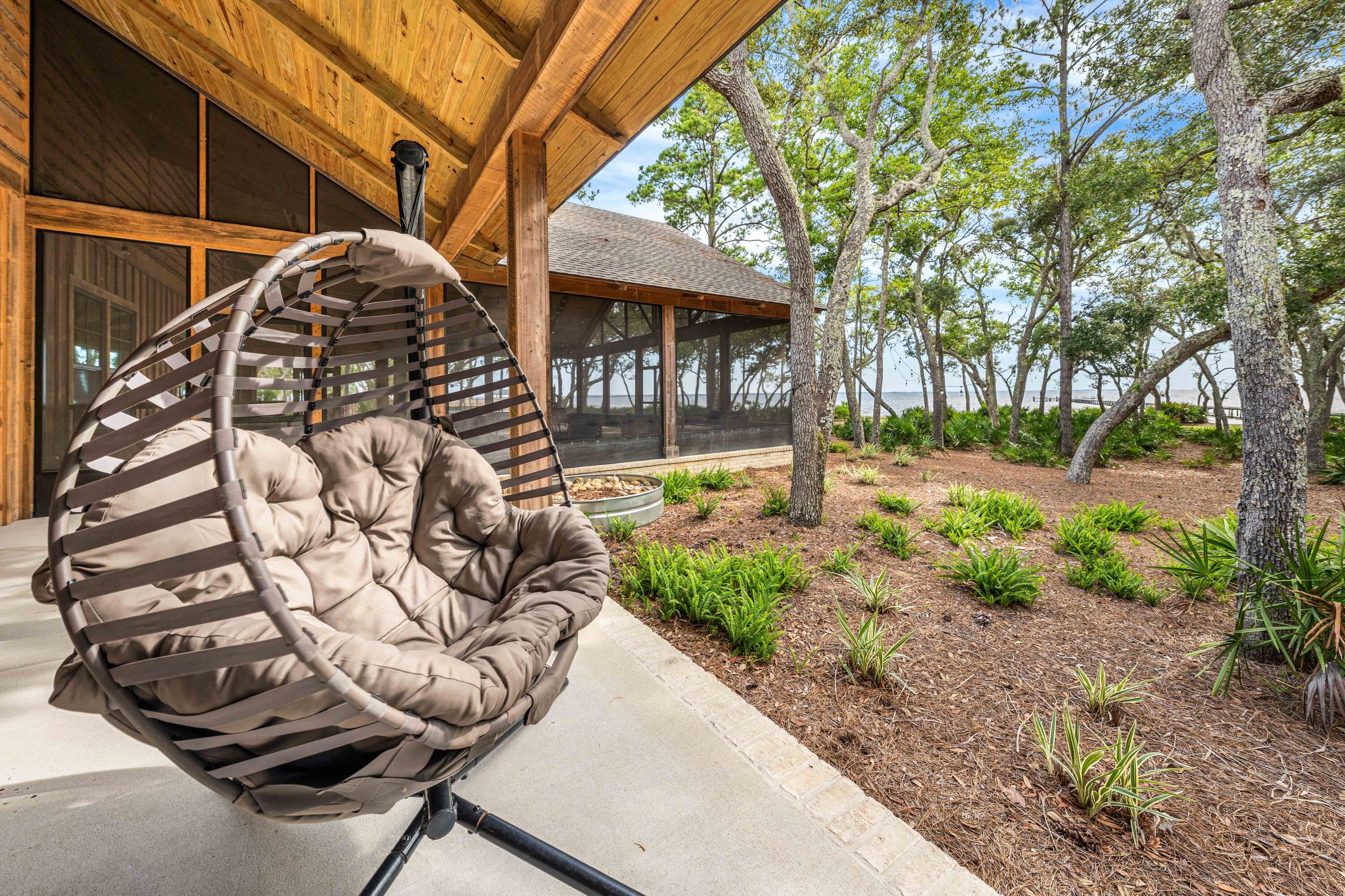 112 E CAPTAIN FRITZ WAY