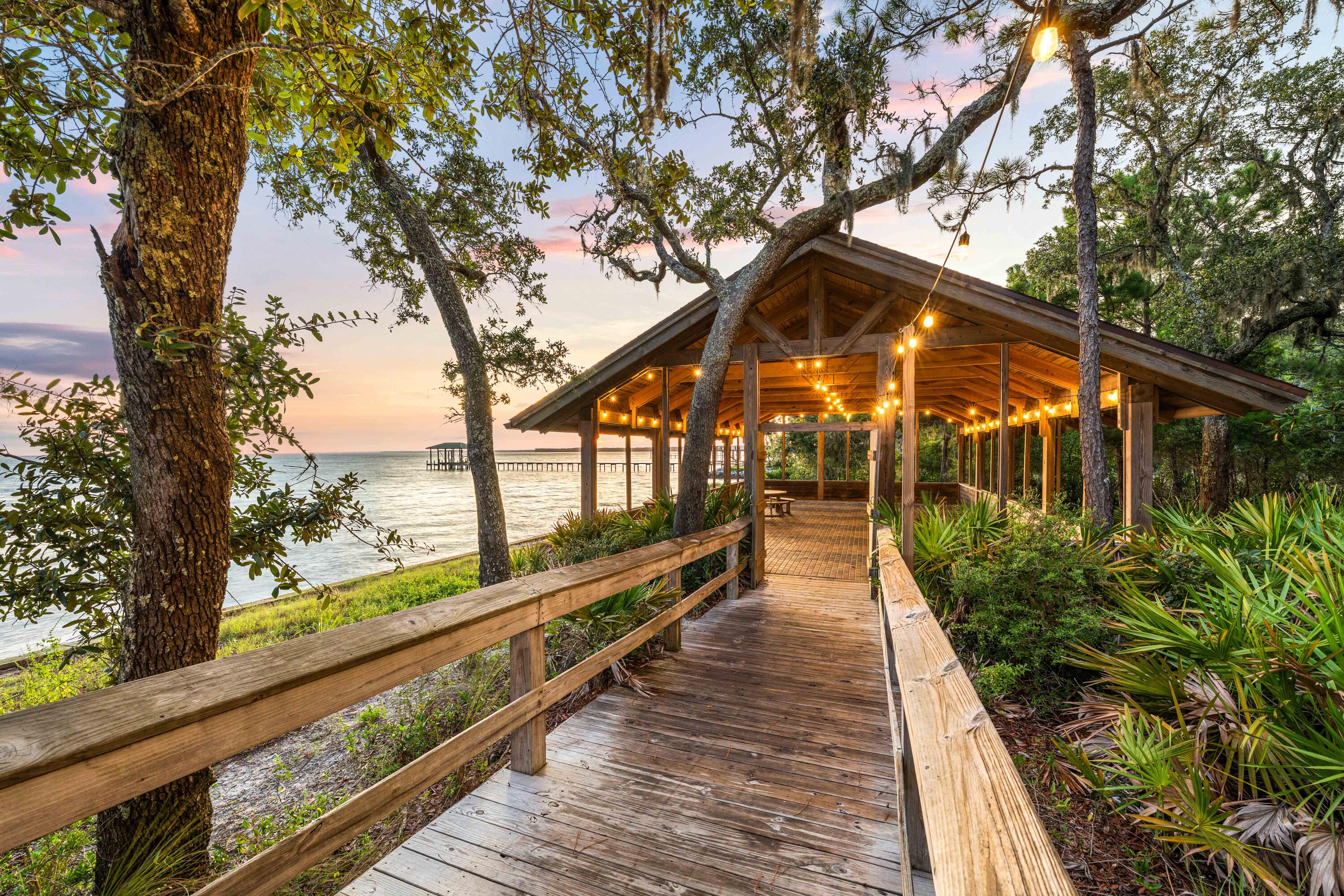 112 E CAPTAIN FRITZ WAY