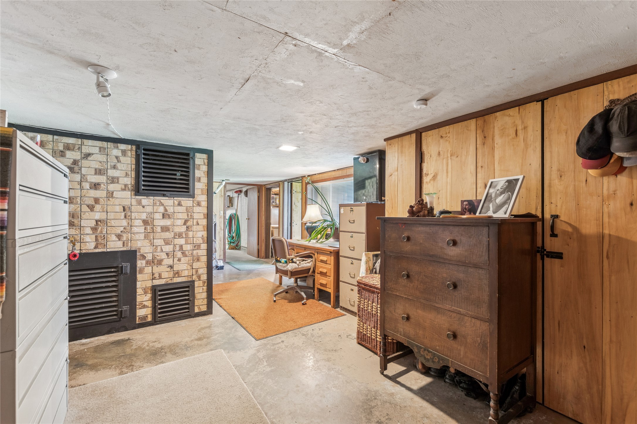 381 Marion Way