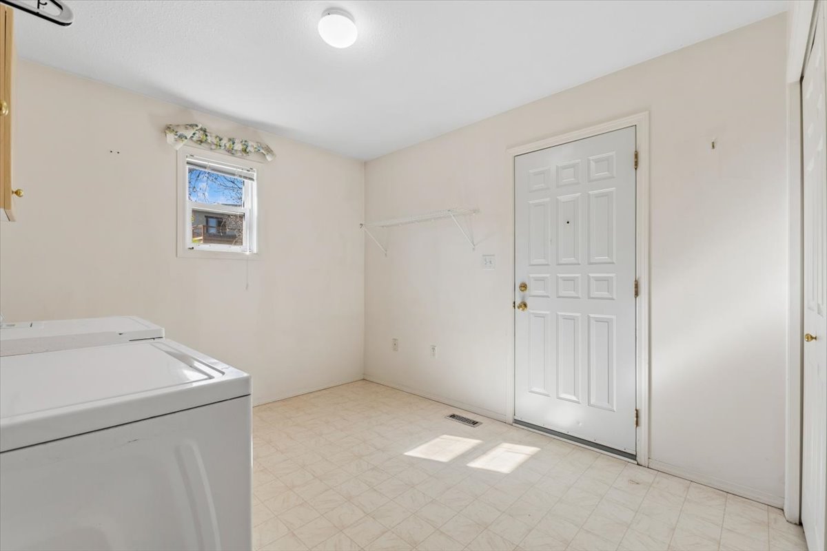112 6th Avenue E