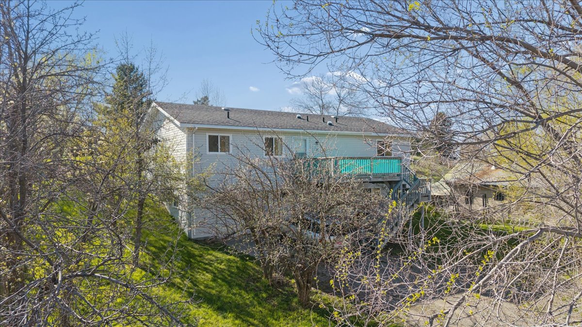 112 6th Avenue E