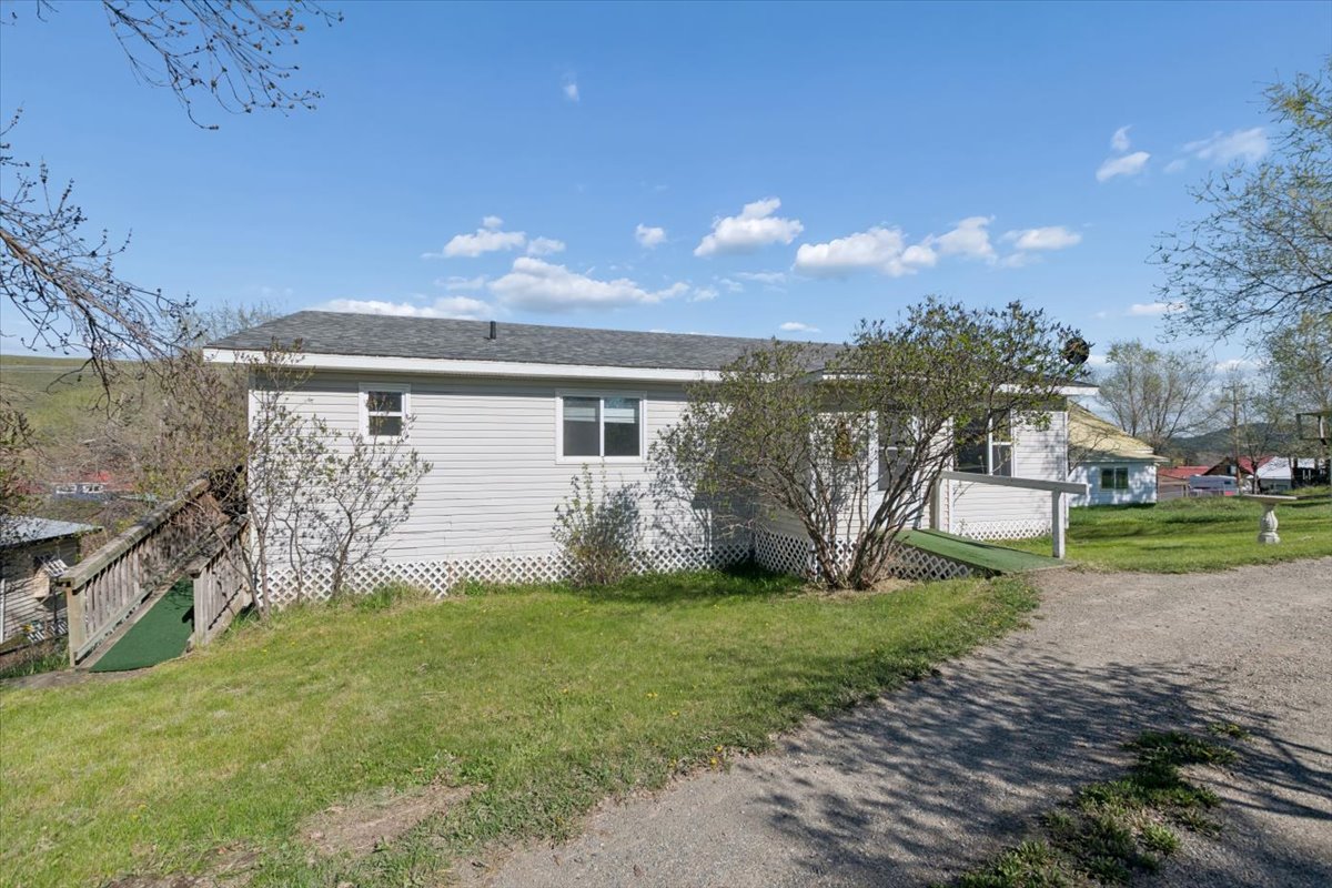 112 6th Avenue E