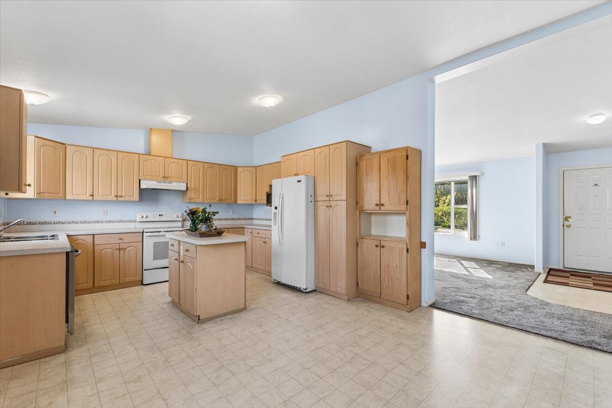 112 6th Avenue E