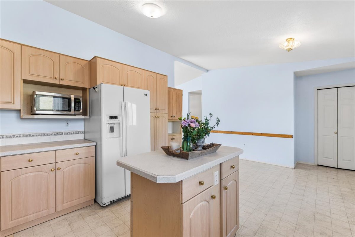 112 6th Avenue E