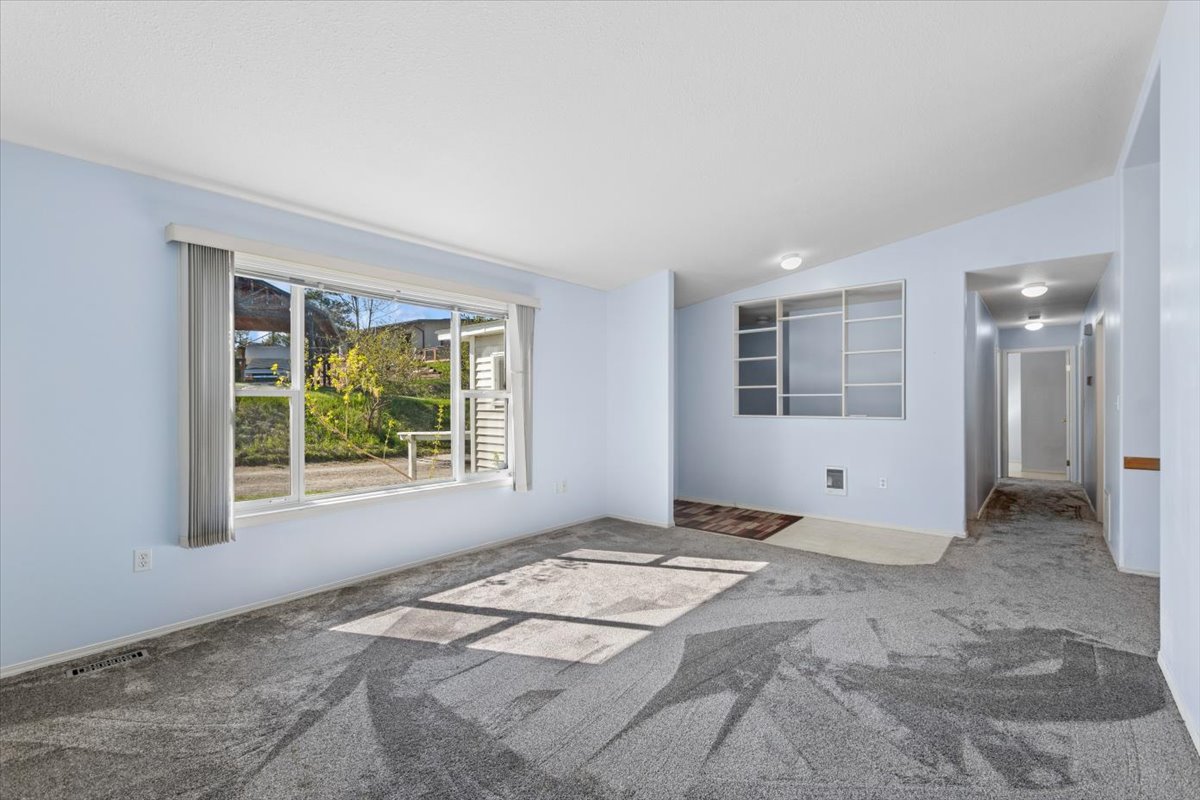 112 6th Avenue E