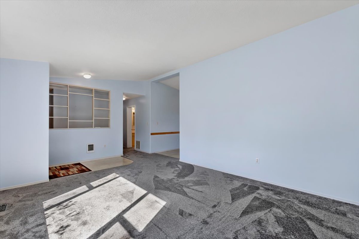 112 6th Avenue E