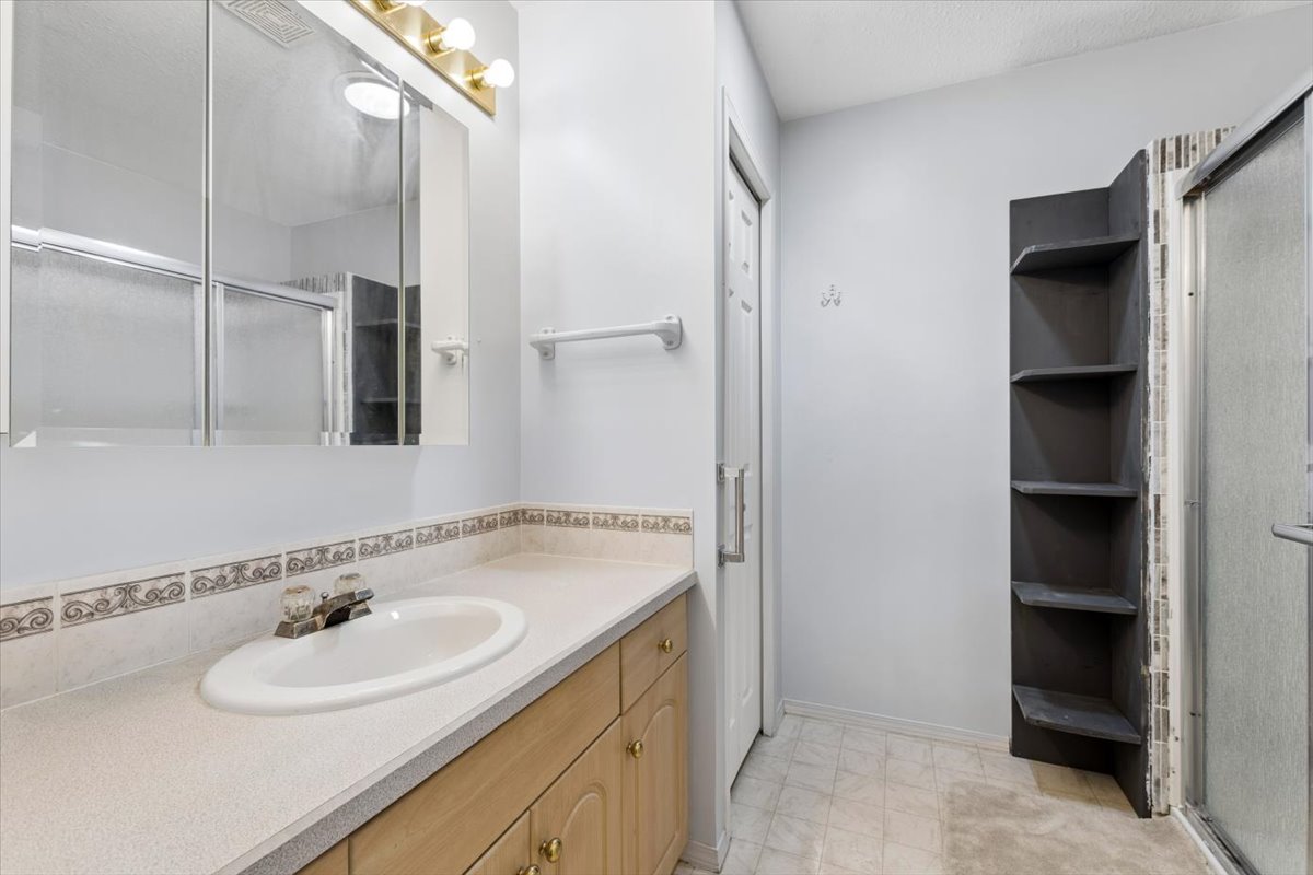 112 6th Avenue E