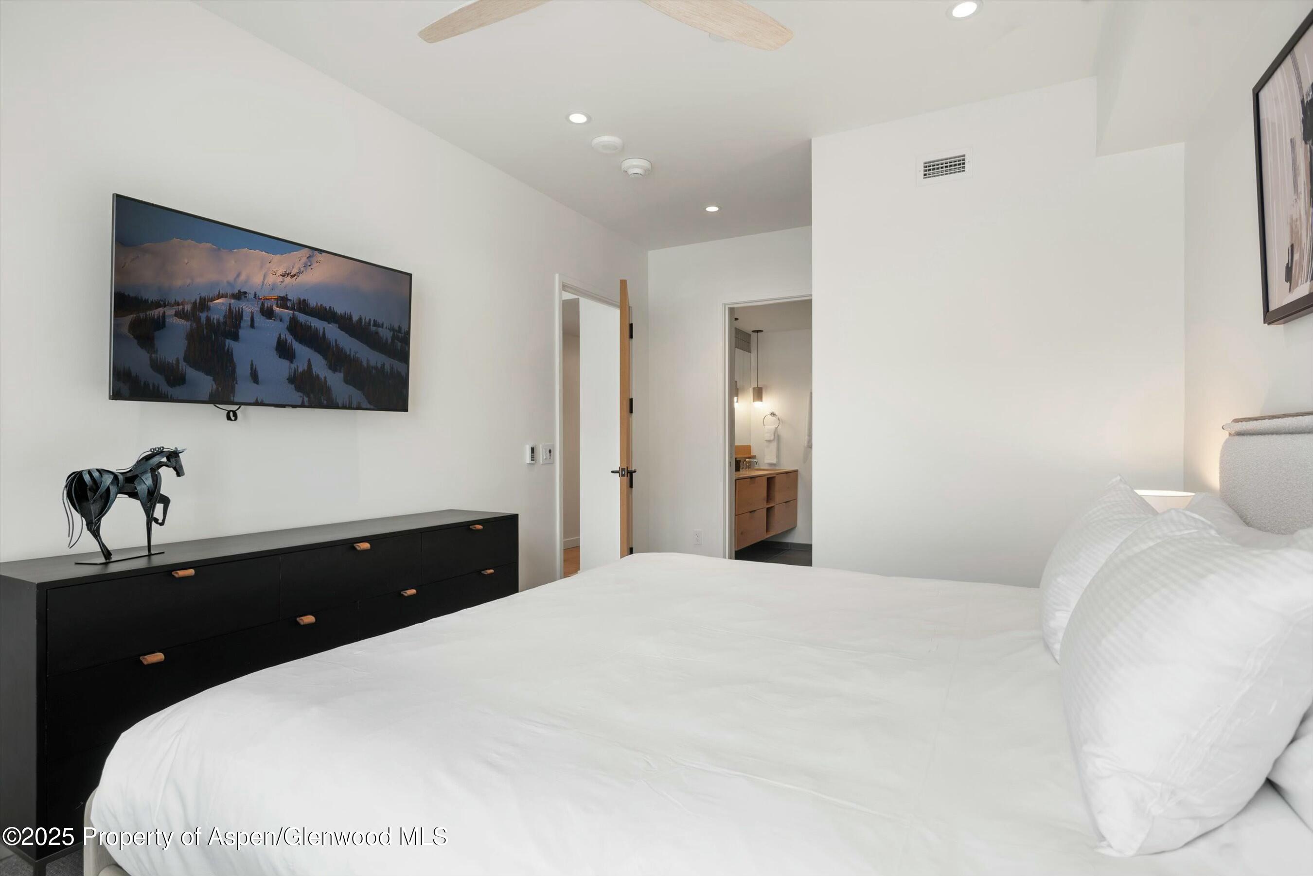 119 Wood Road, 505