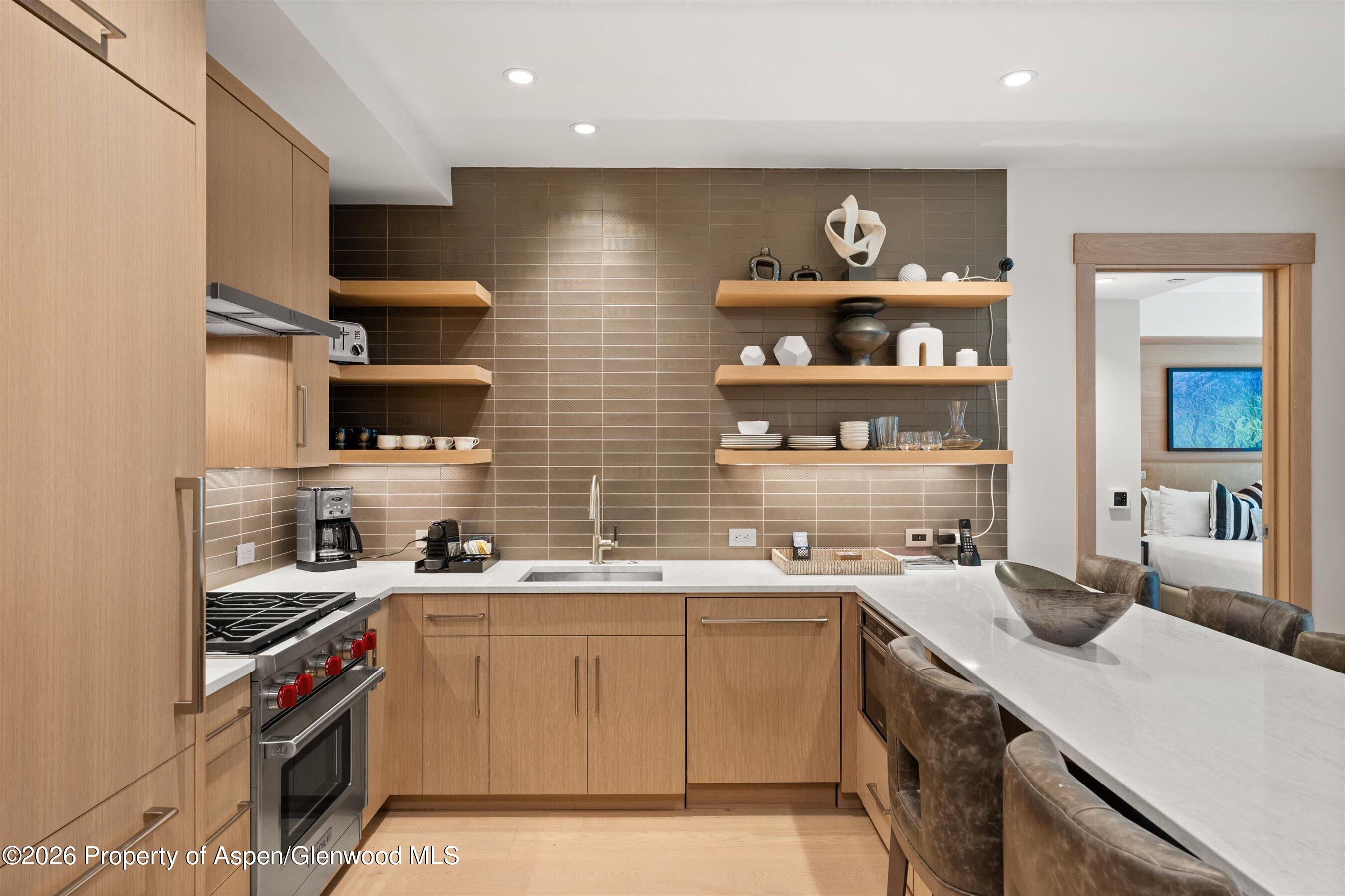 130 Wood Road 553+555