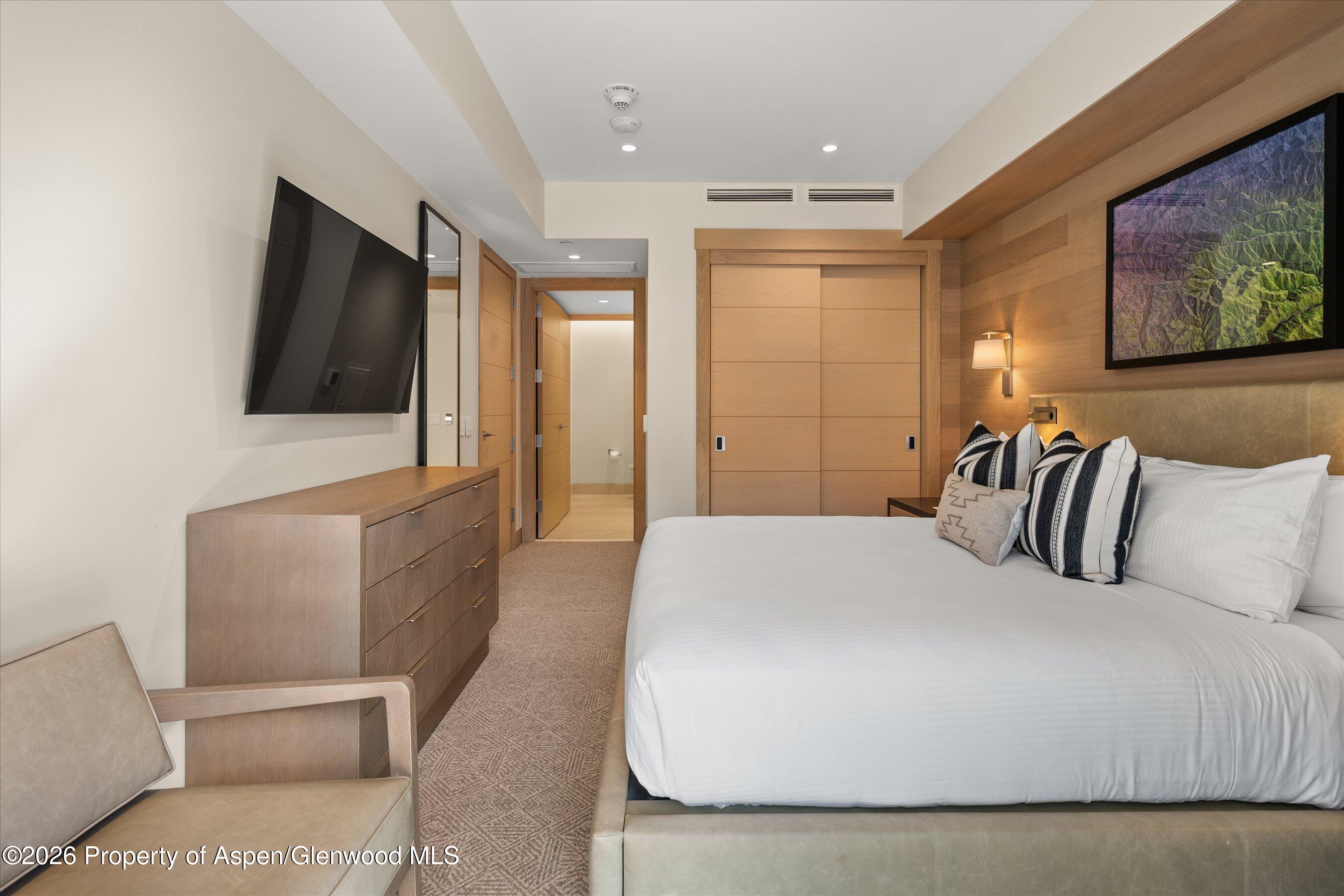130 Wood Road 553+555
