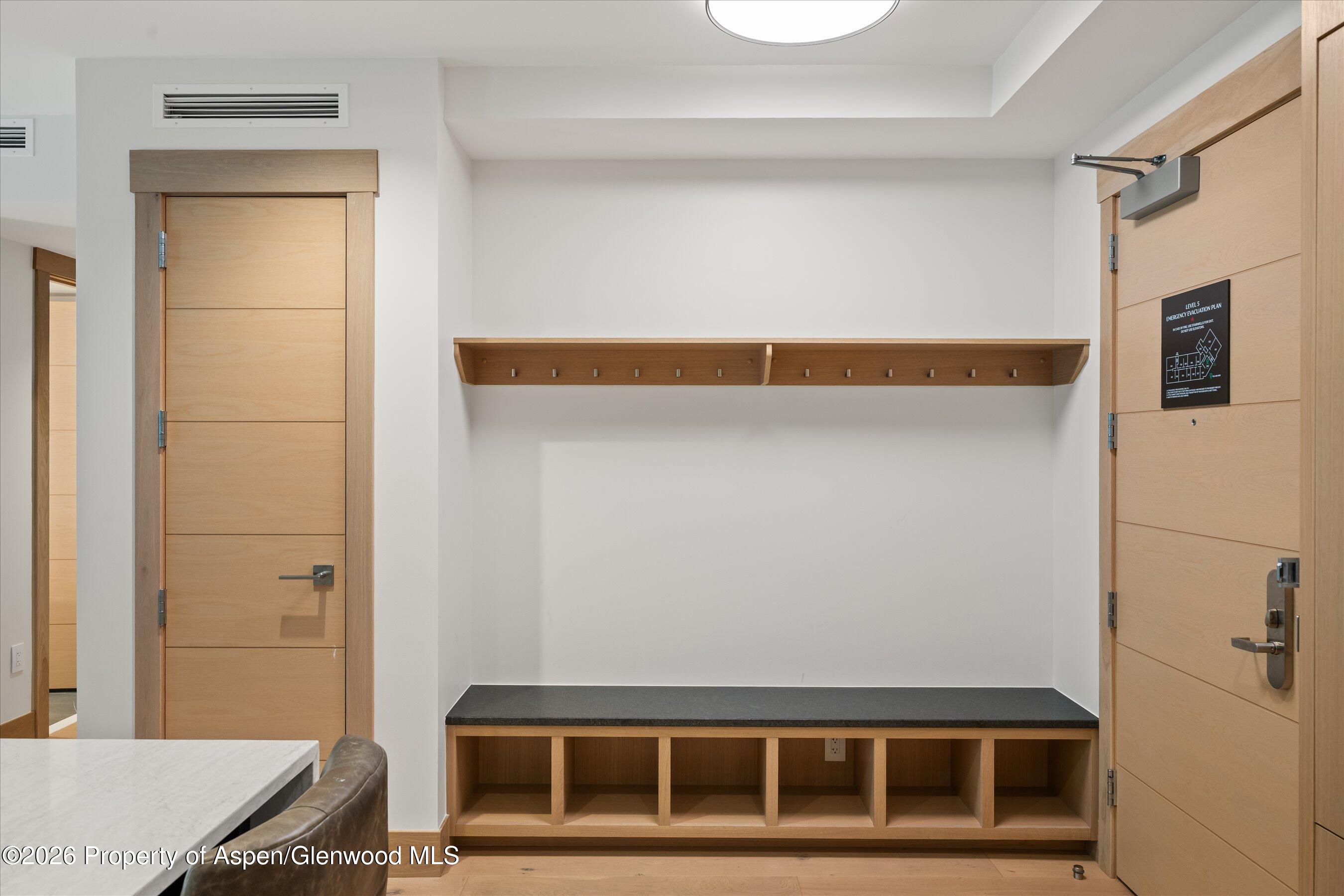 130 Wood Road 553+555
