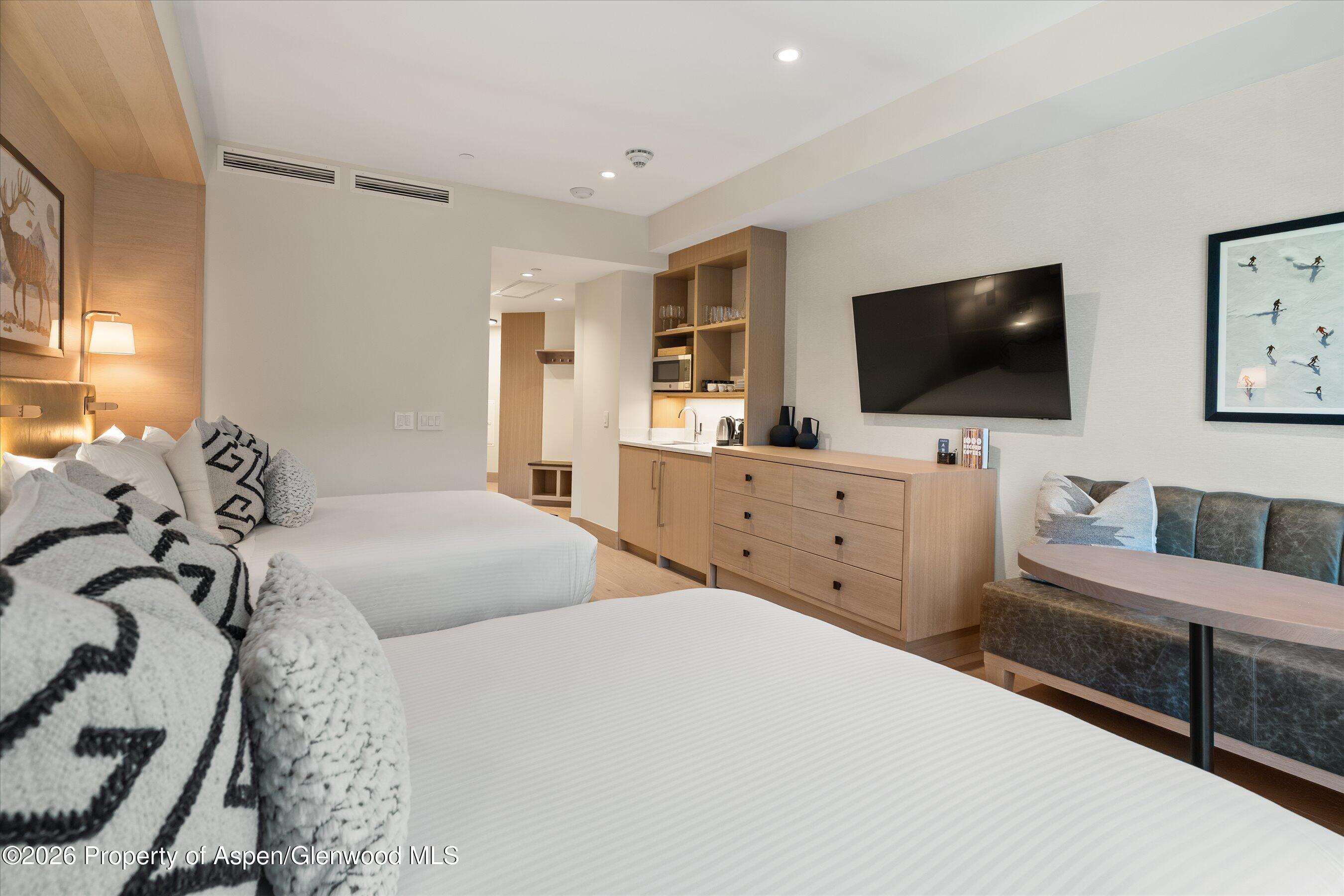 130 Wood Road 553+555