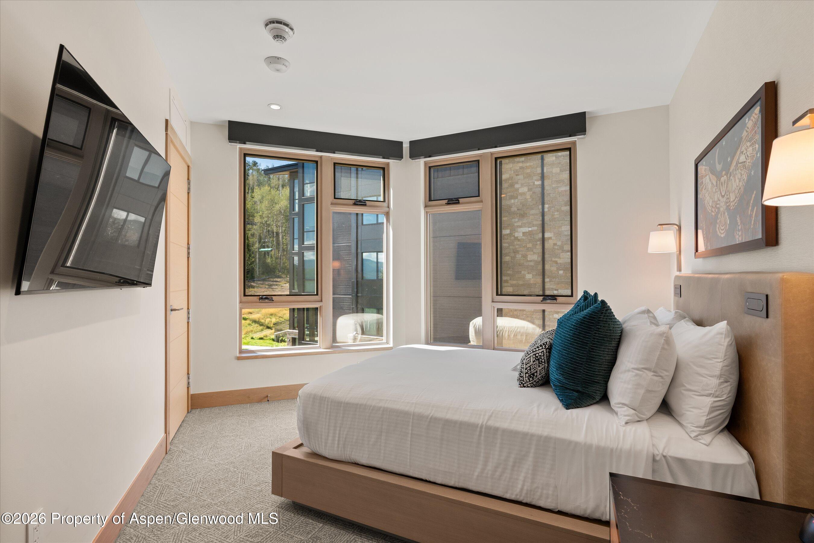 130 Wood Road 553+555