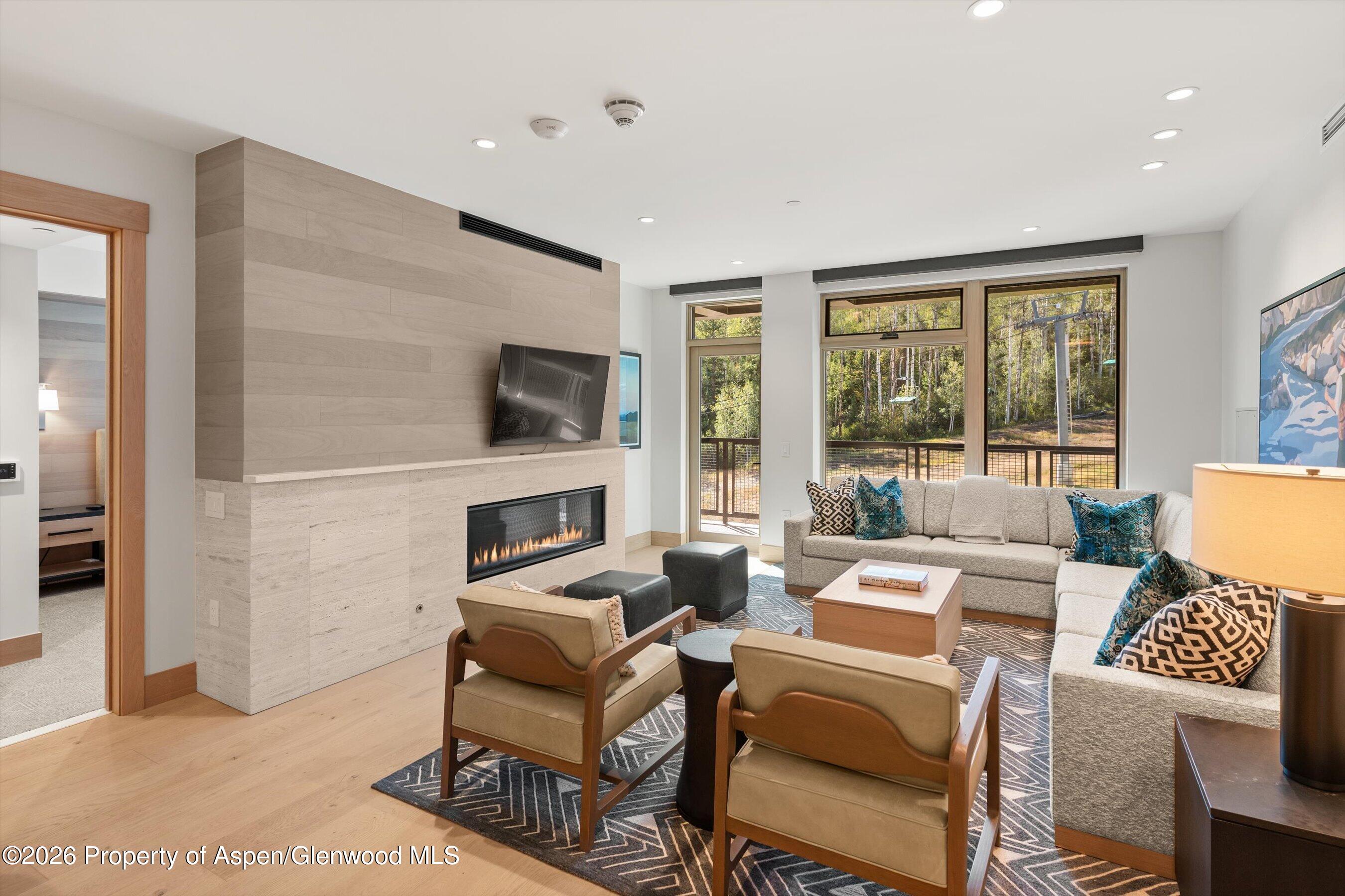 130 Wood Road 553+555