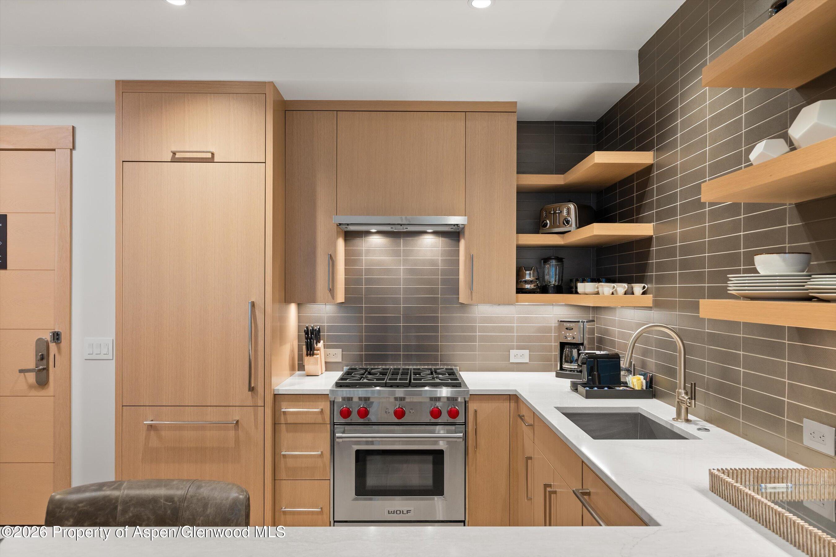 130 Wood Road 553+555