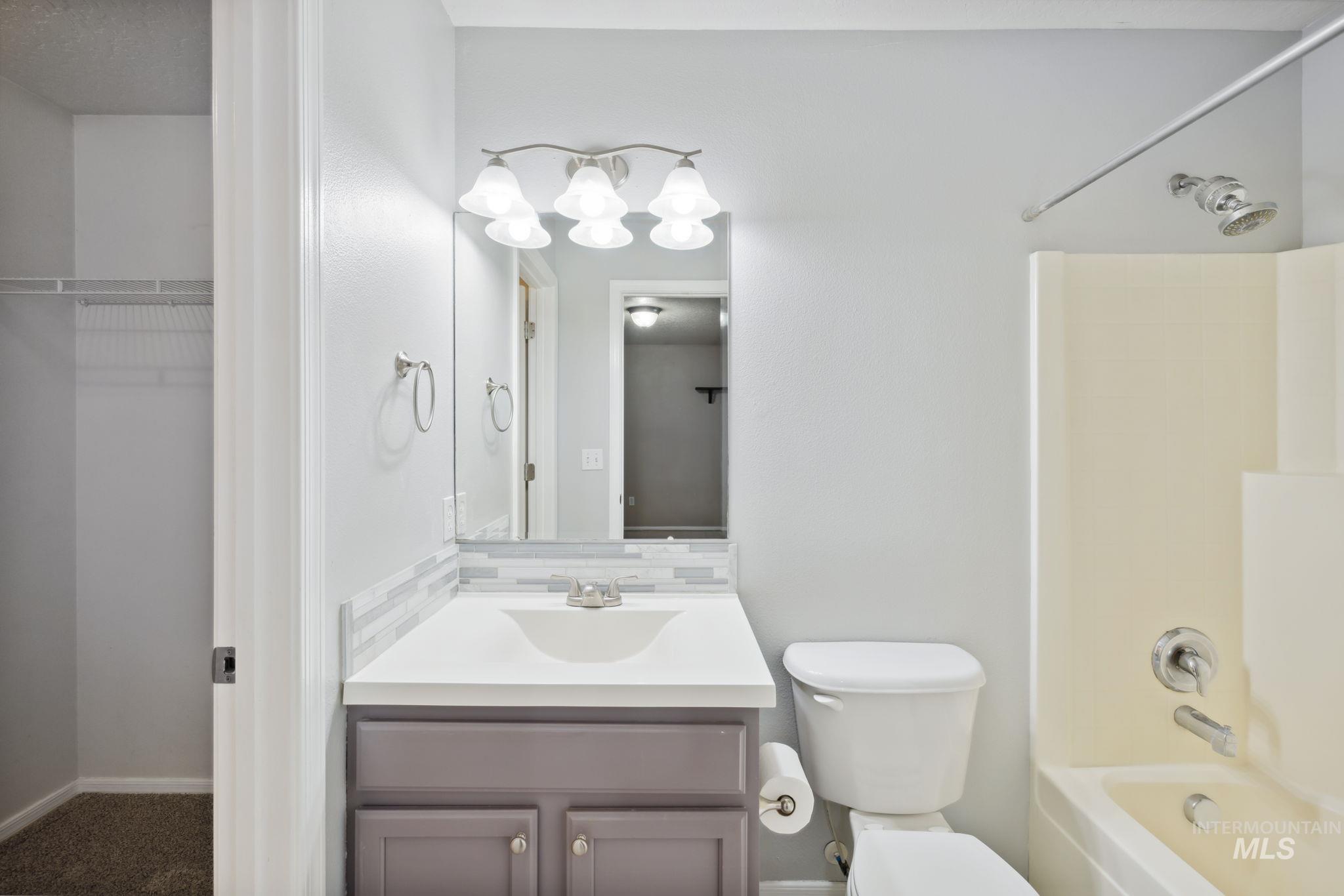 9570 W Shelborne
