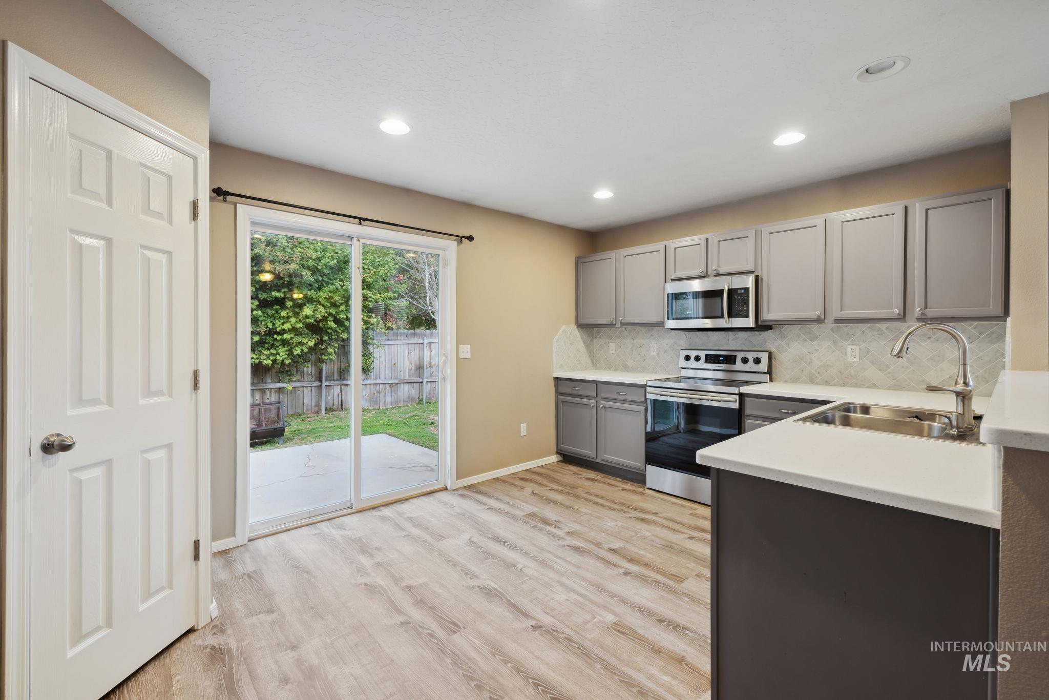 9570 W Shelborne
