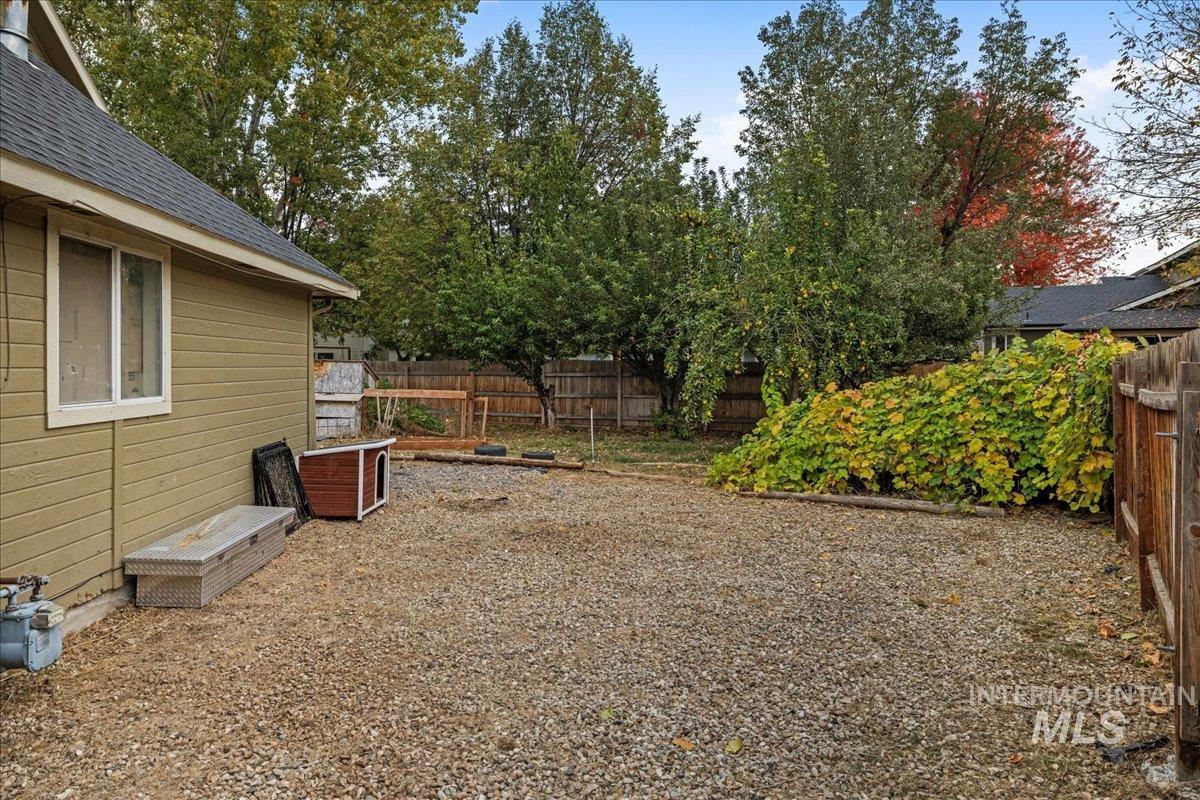 3887 W Big Creek Ct