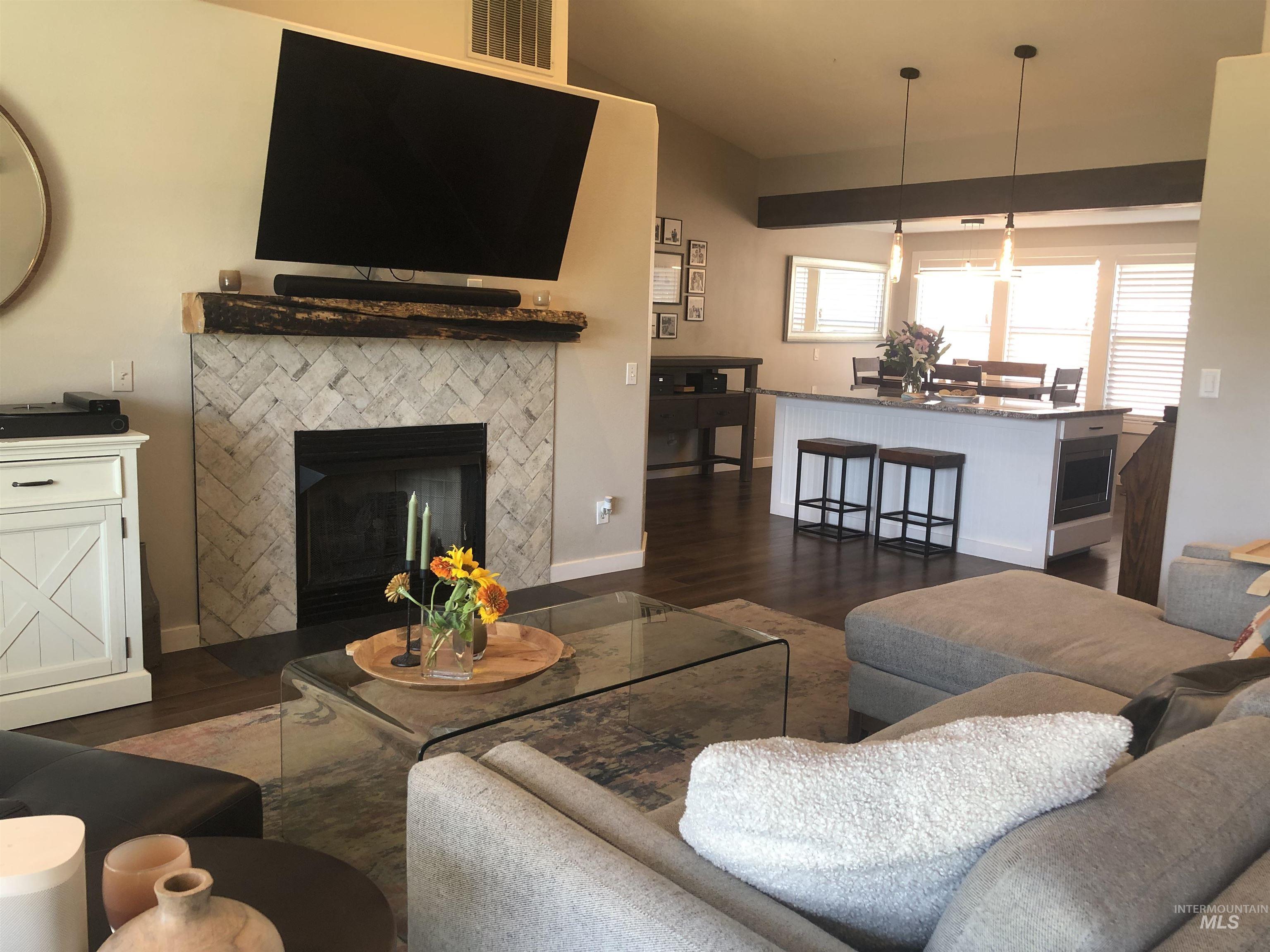3490 W Tupelo Court