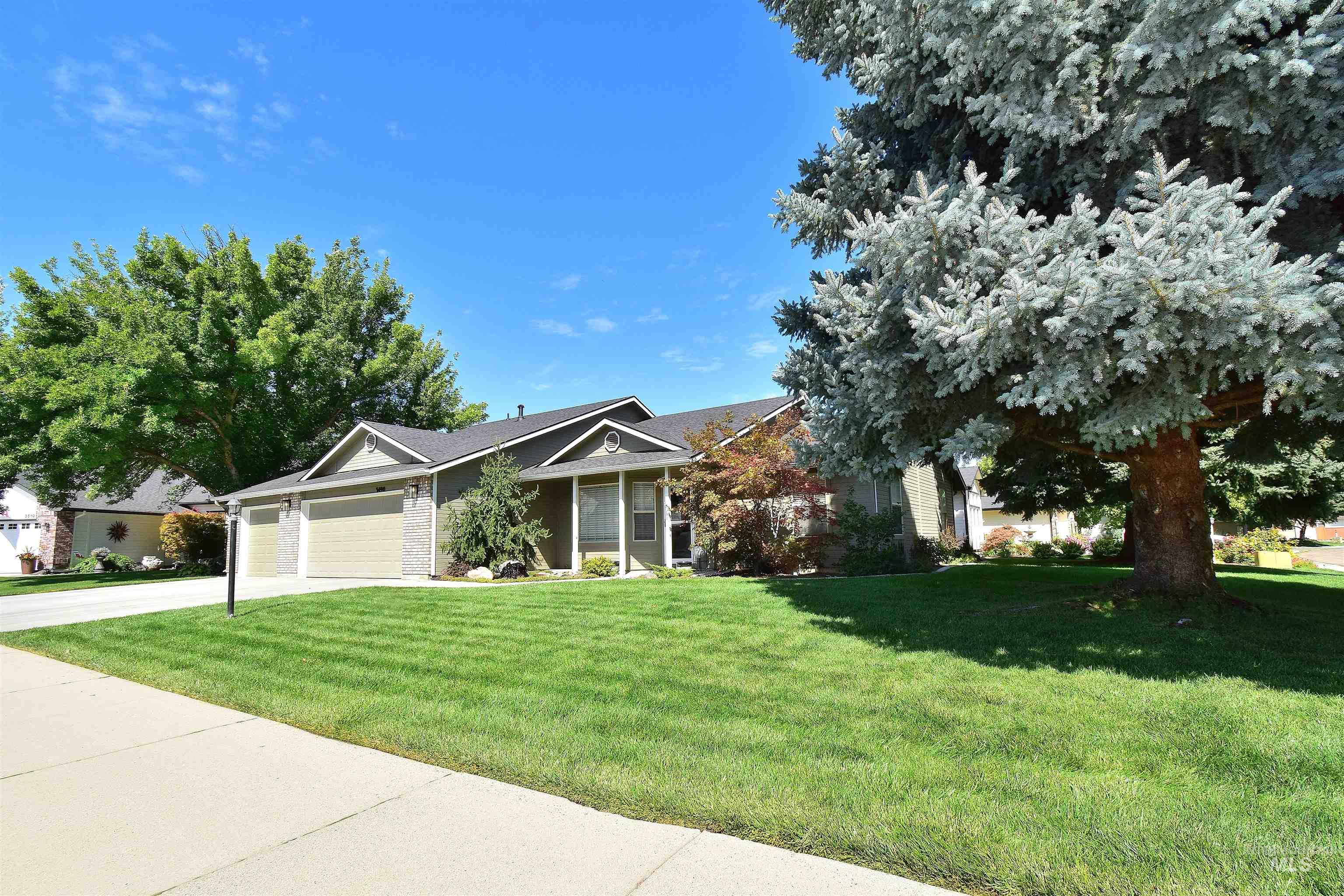 3490 W Tupelo Court