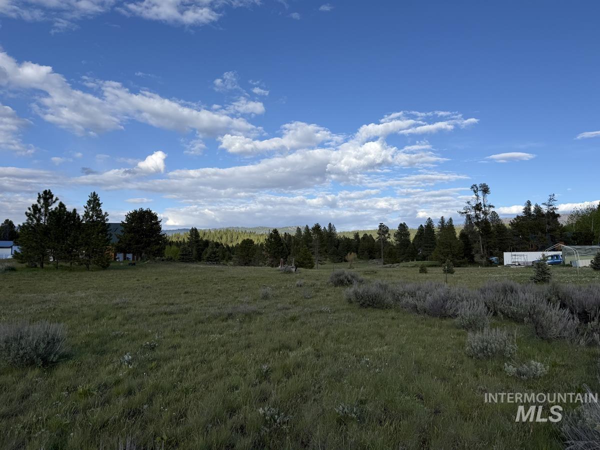 8 W Prospectors Drive