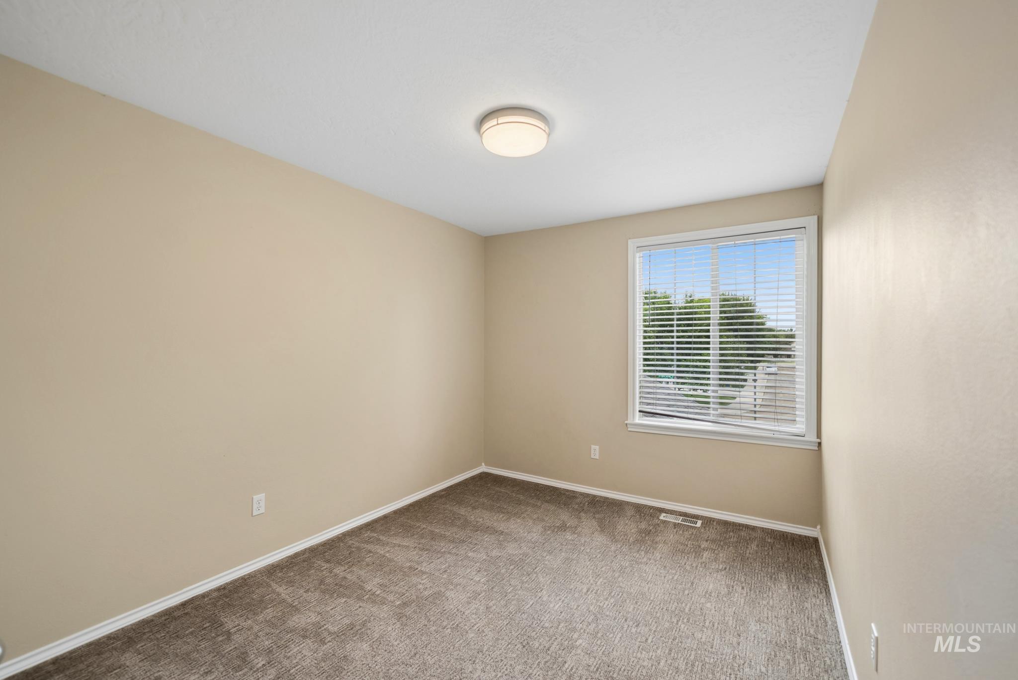 1843 W Pond Stone
