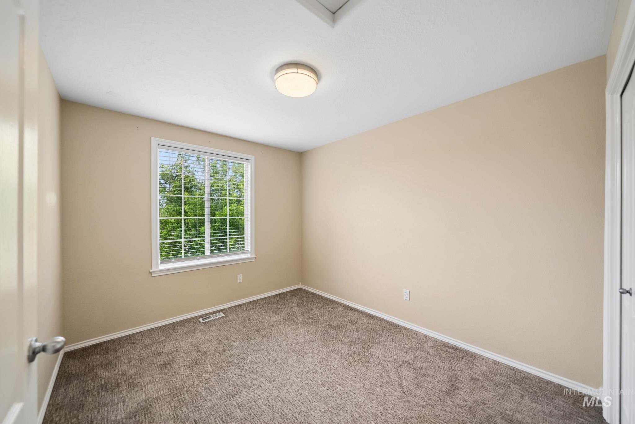 1843 W Pond Stone