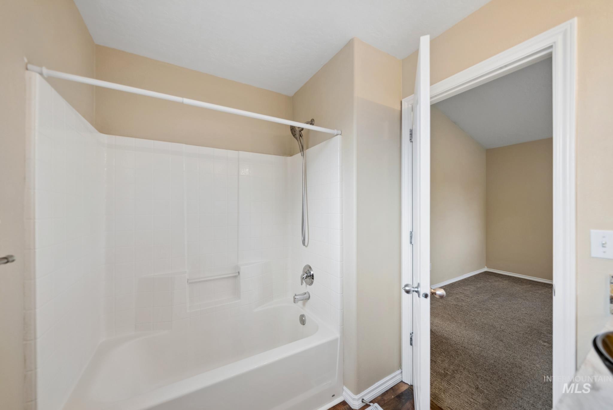 1843 W Pond Stone