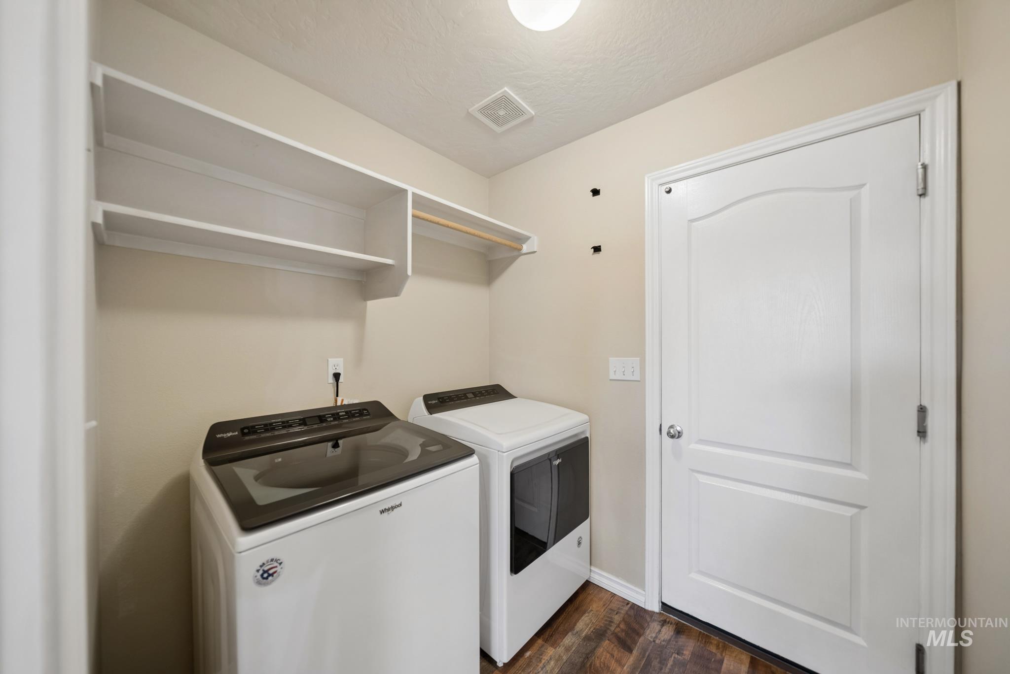 1843 W Pond Stone