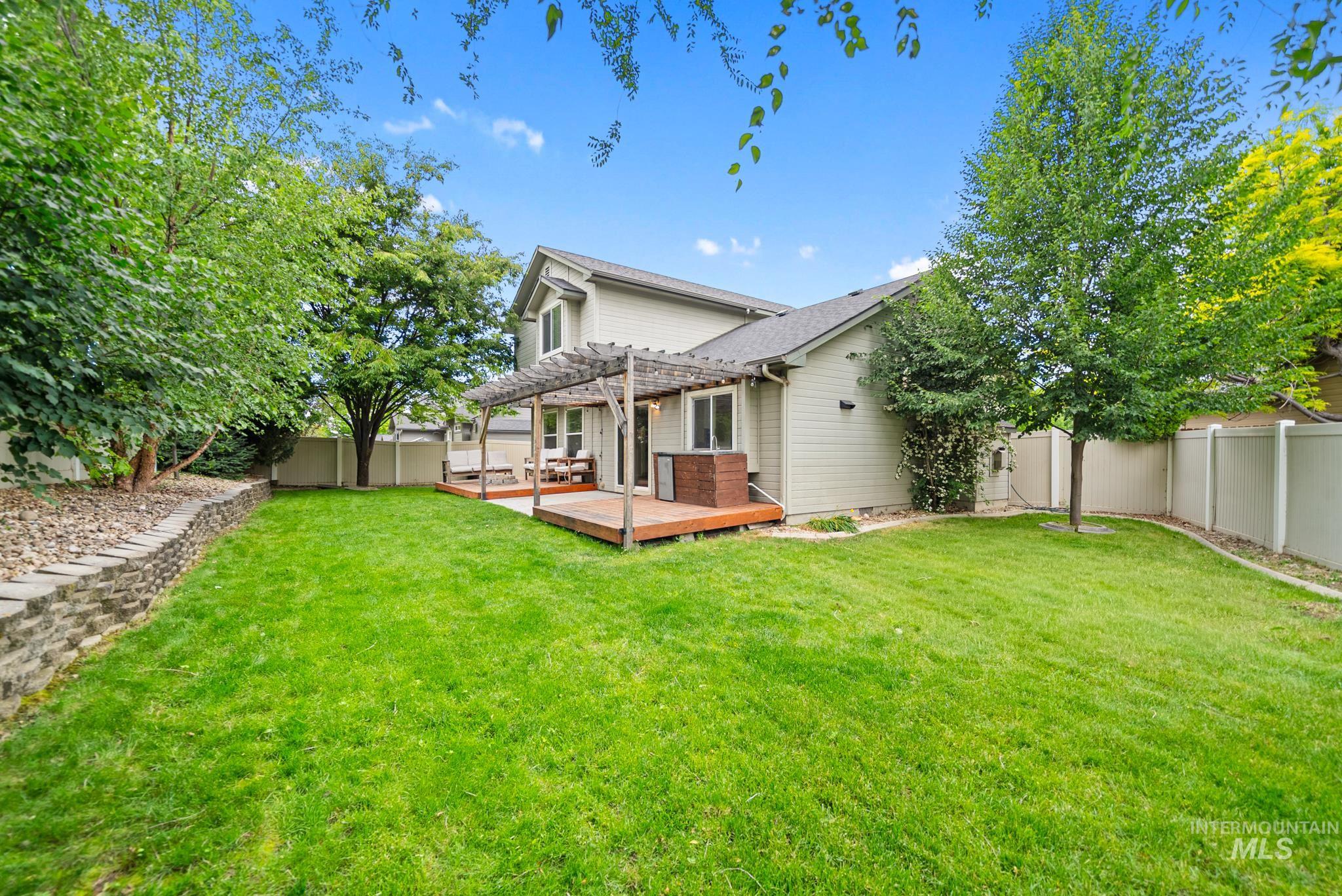 1843 W Pond Stone
