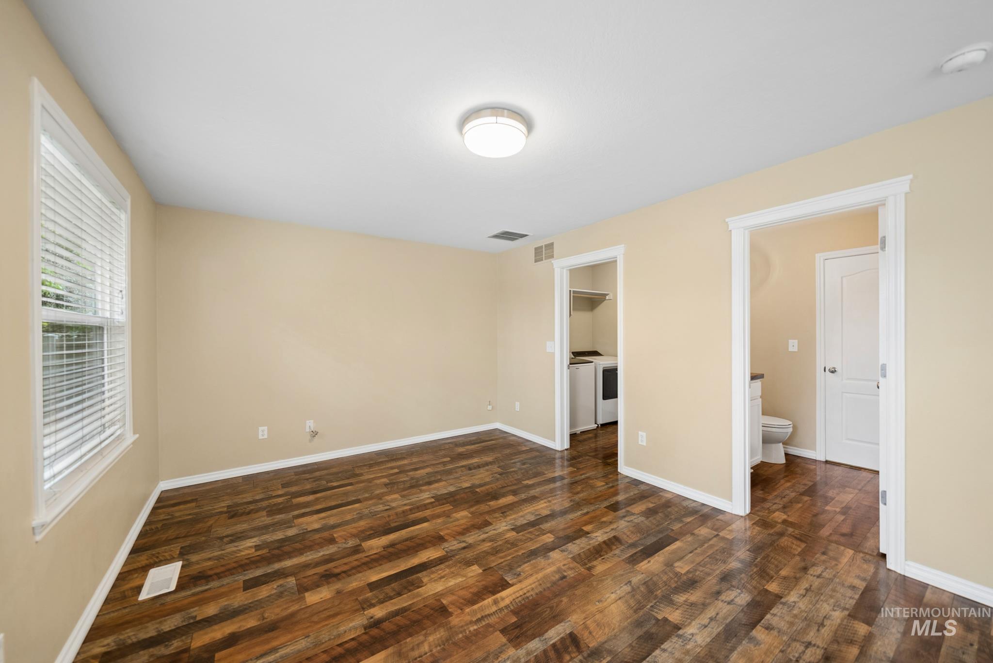 1843 W Pond Stone