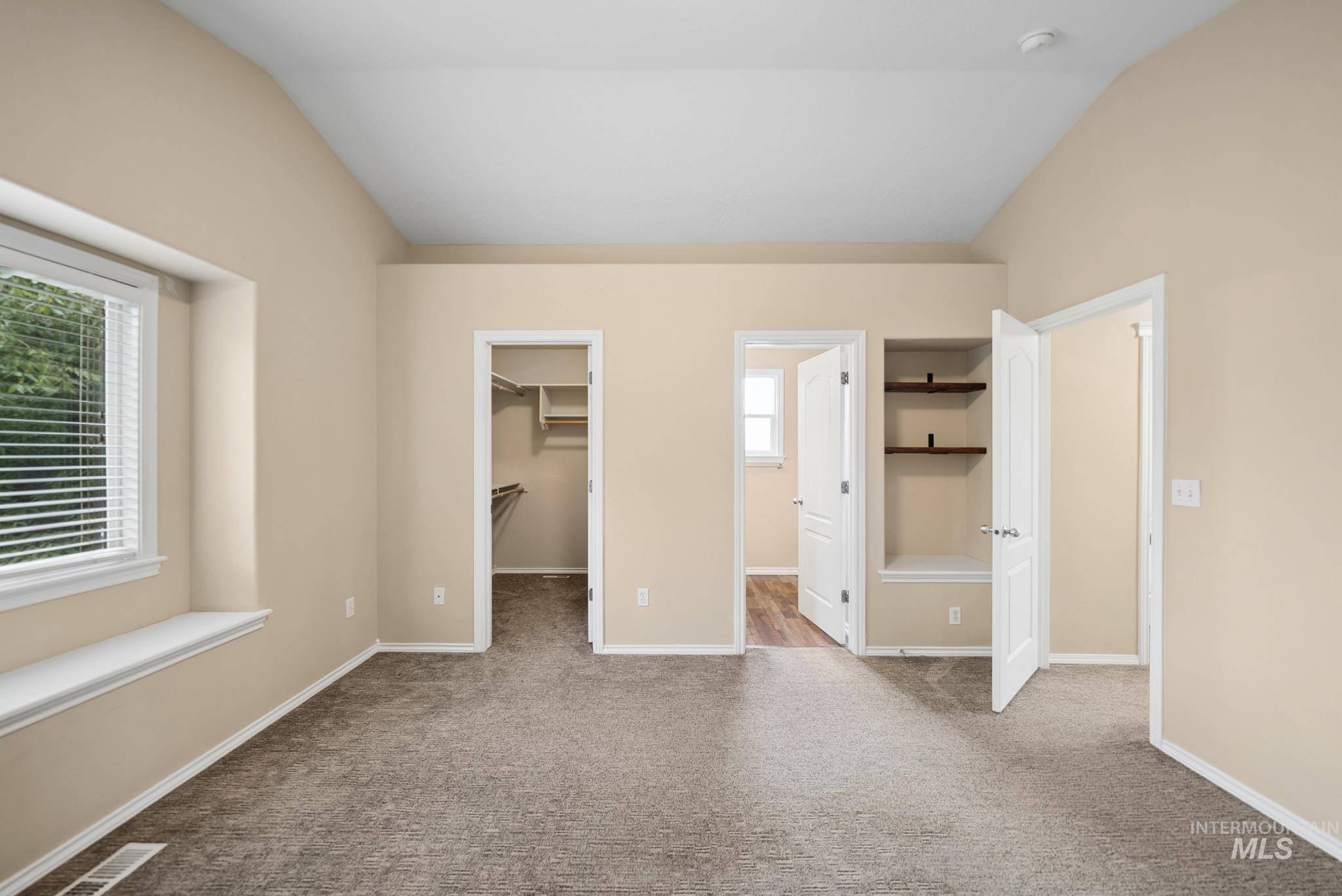1843 W Pond Stone