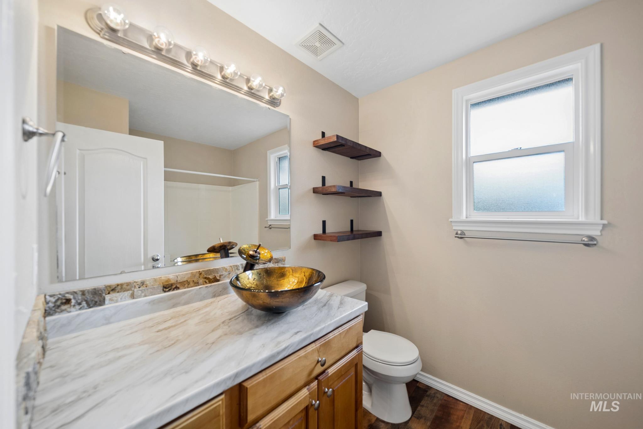 1843 W Pond Stone