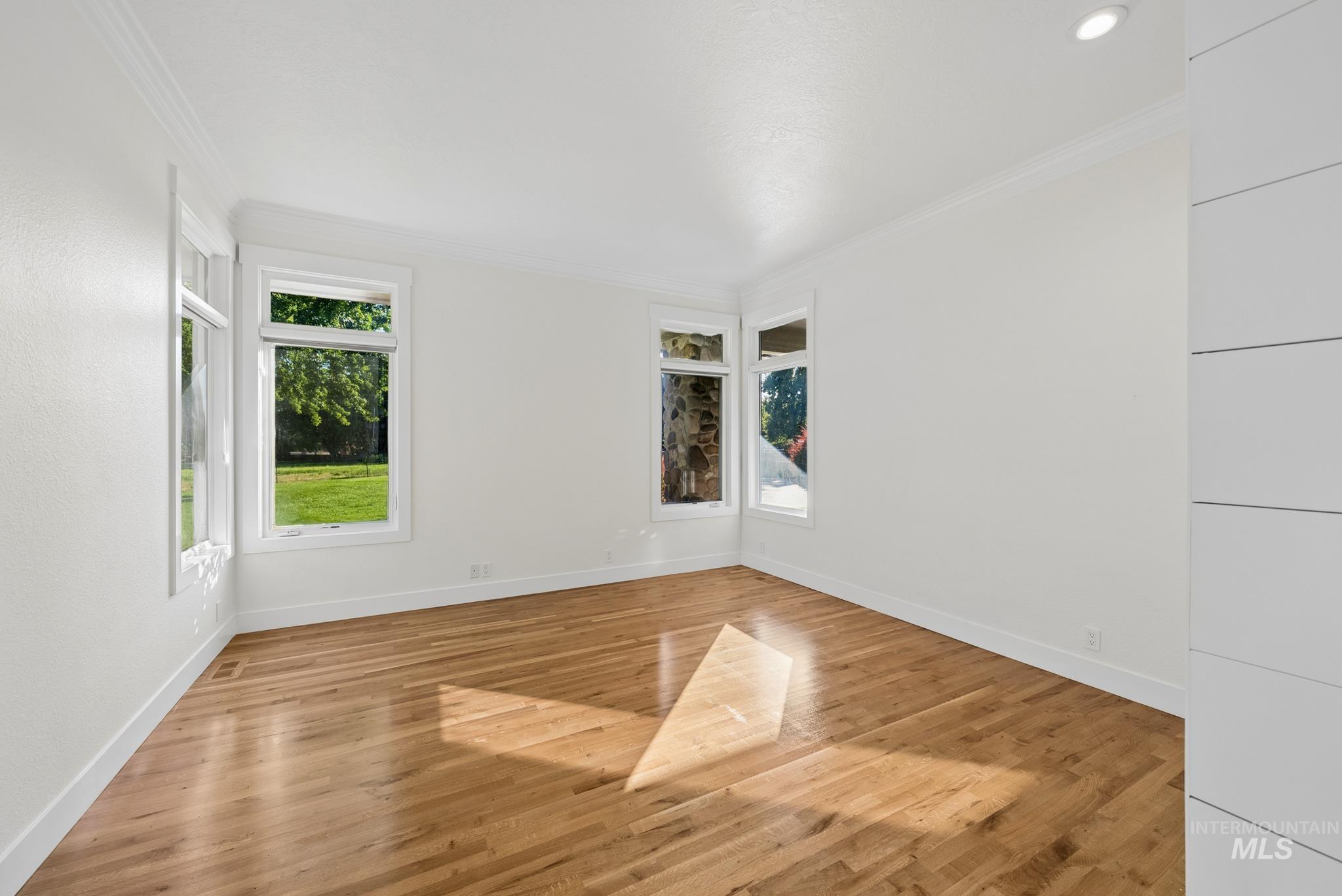2050 S Artesian Rd