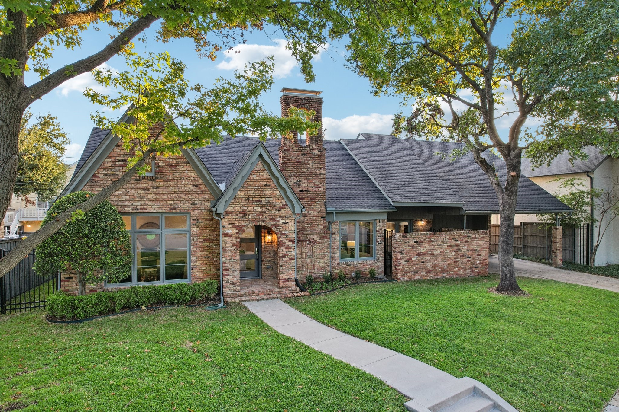 7324 Turtle Creek Boulevard