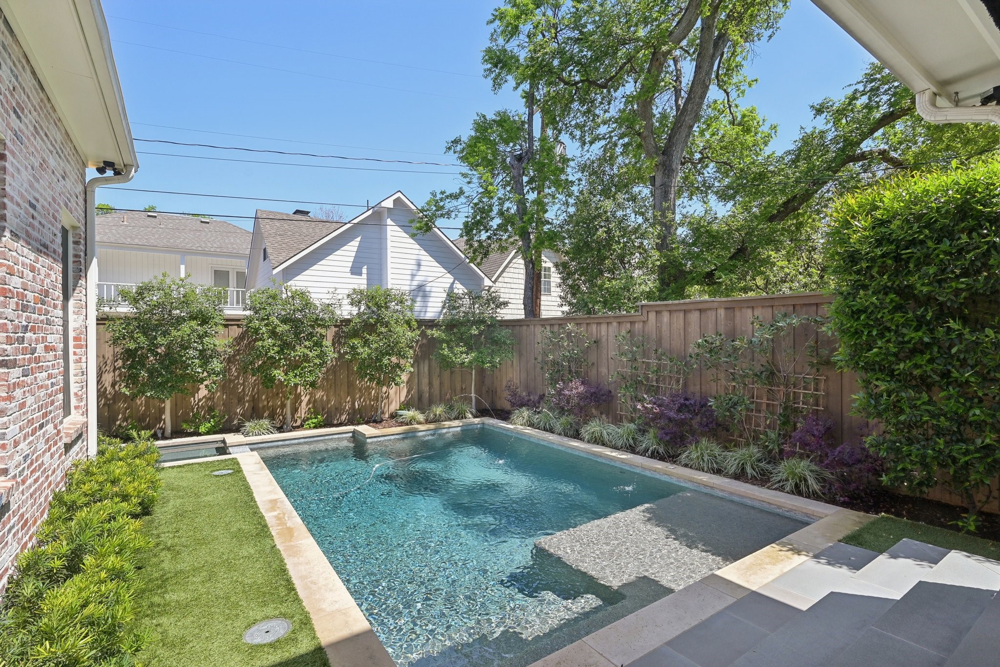 4328 Shenandoah Street