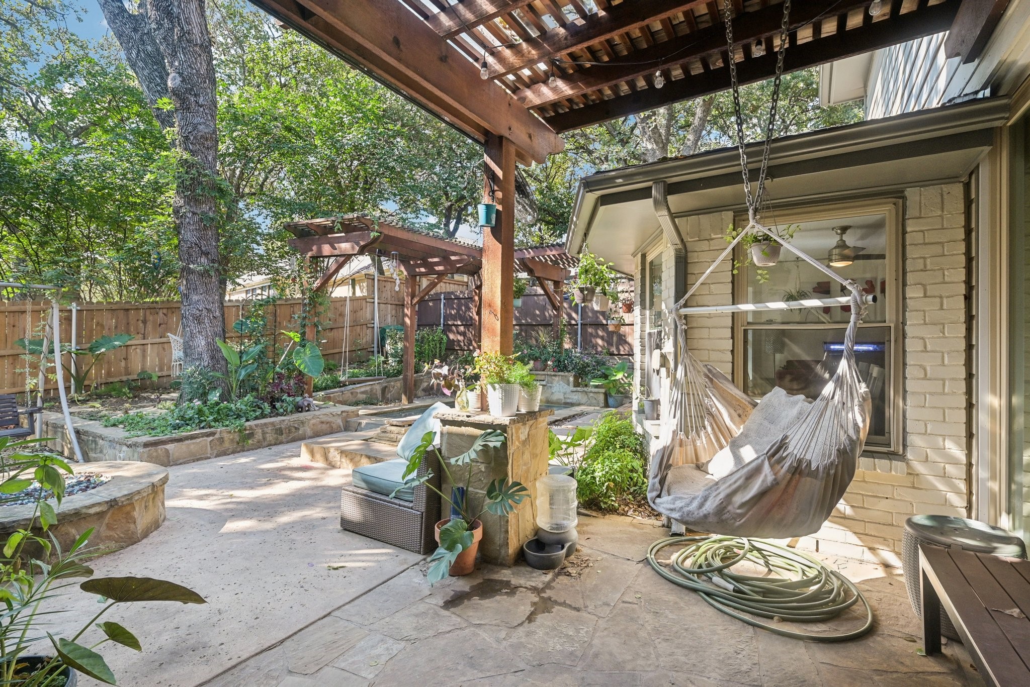 5 Woodlands Court