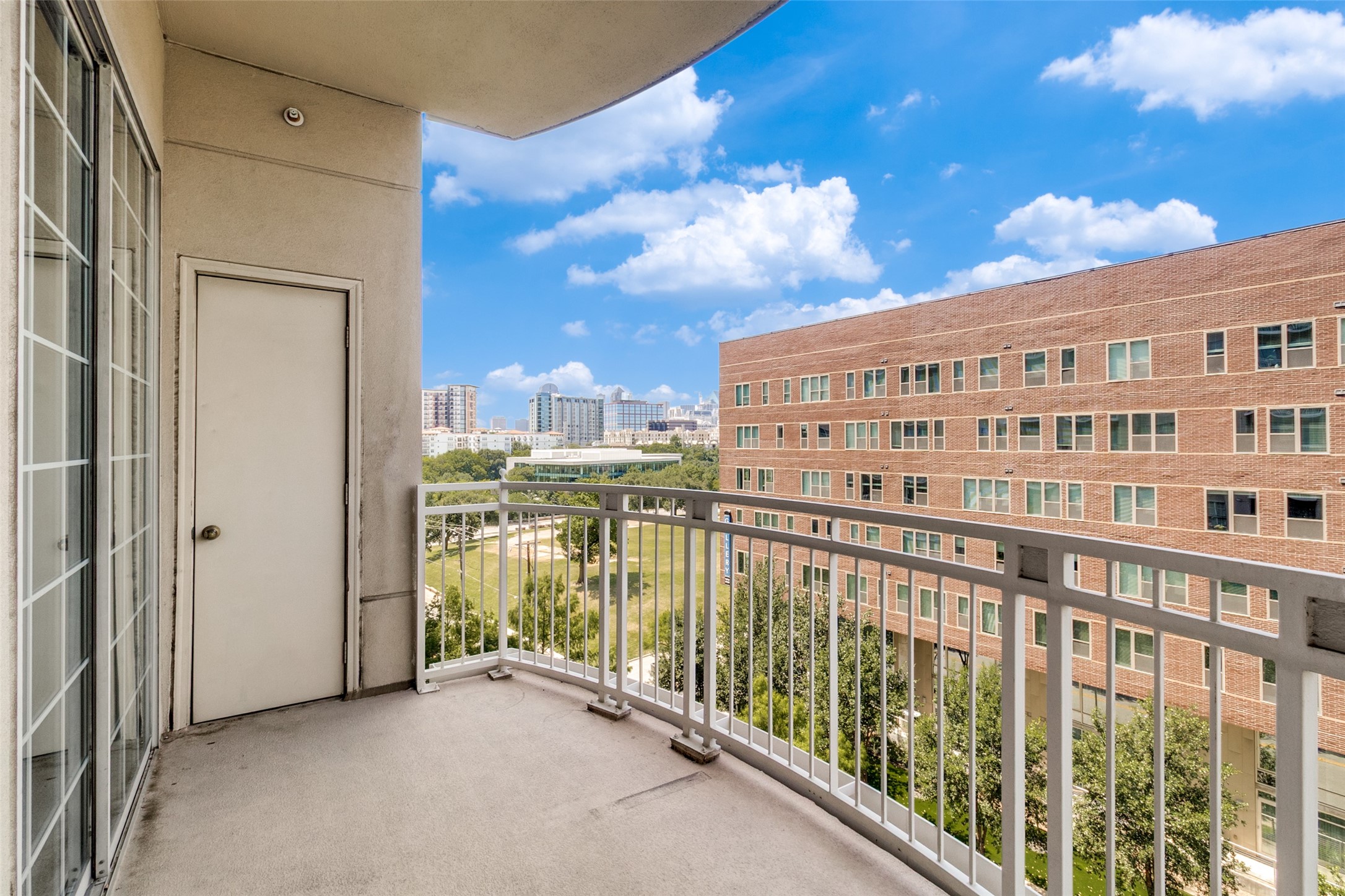 3225 Turtle Creek Boulevard 520